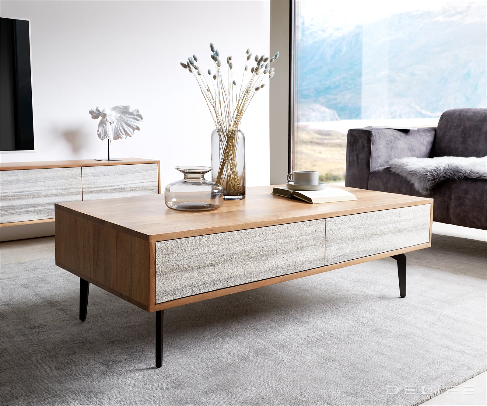 Klubska mizica Kleo, Material: Akacija