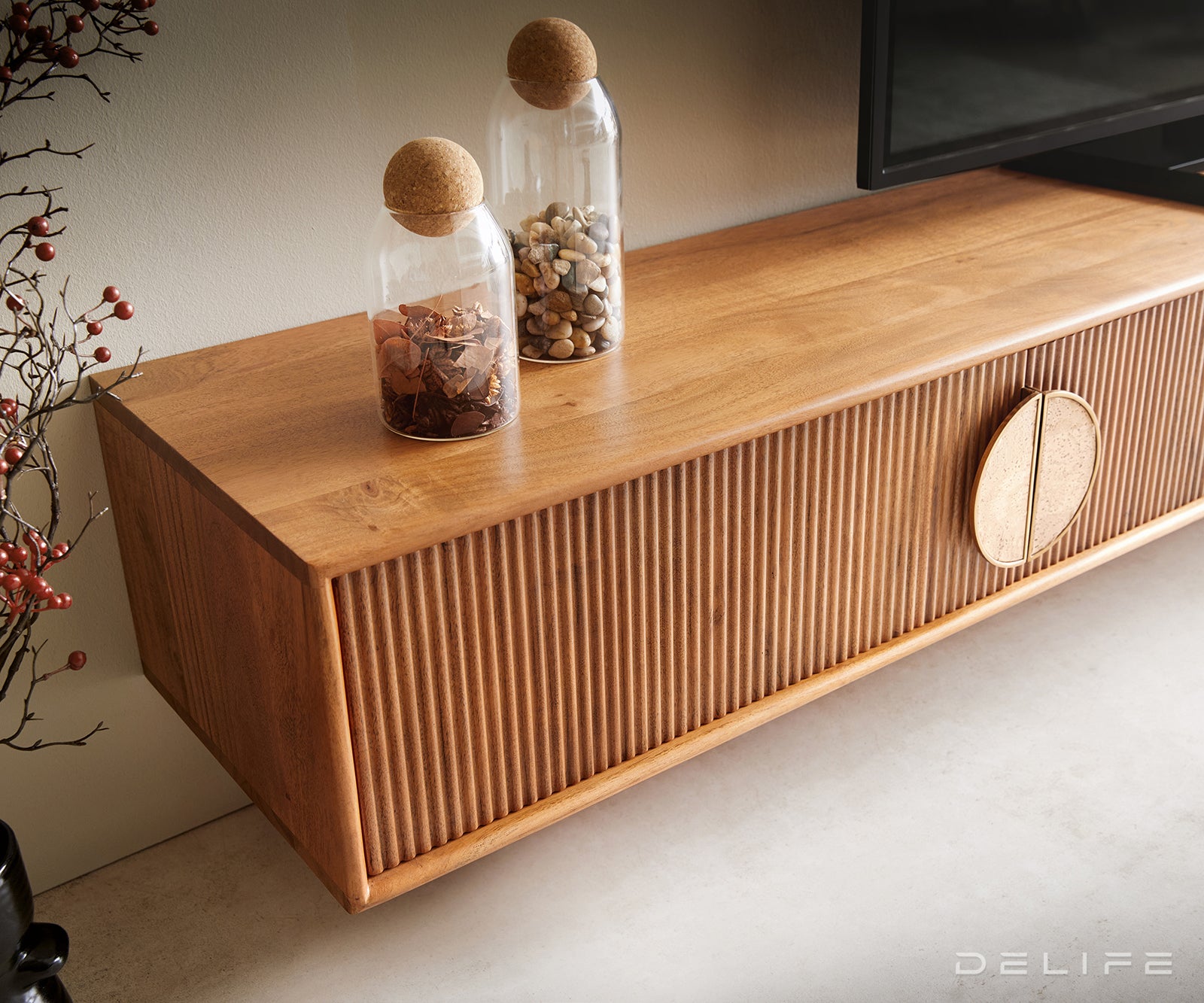 Predalnik Surimu, Material: Akacija