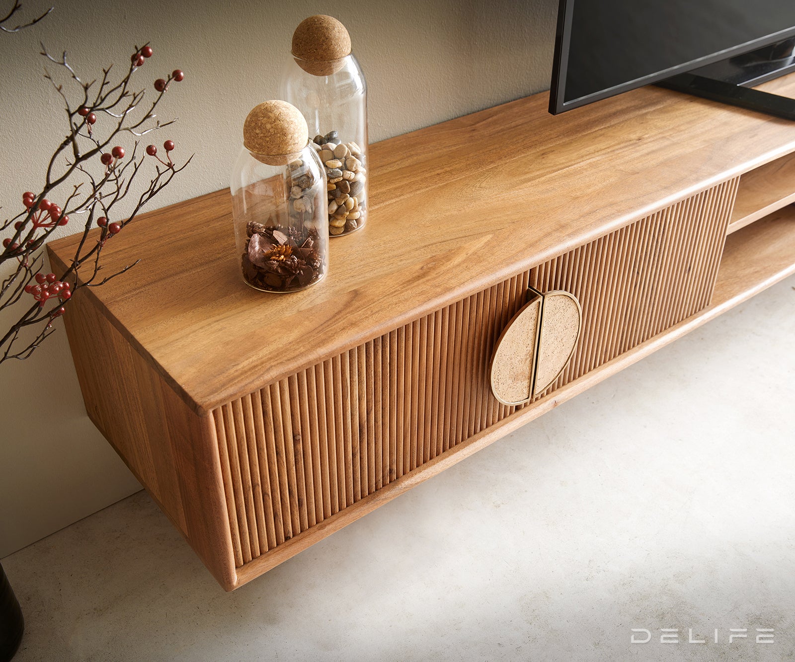 Predalnik Surimu, Material: Akacija