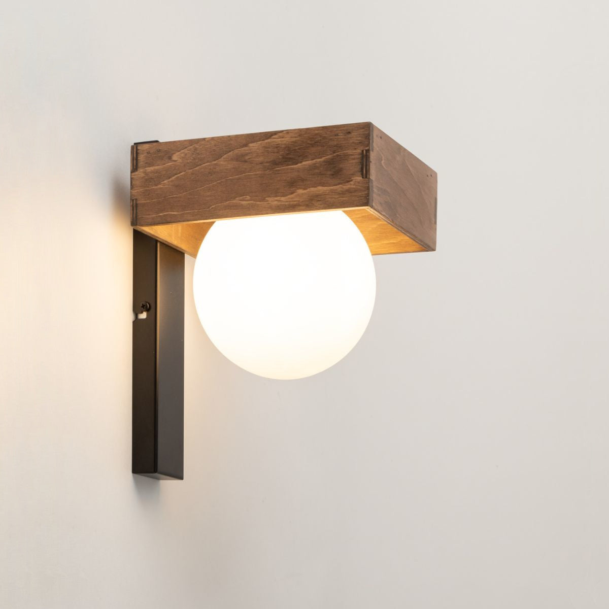 Stenska razsvetljava Bloom