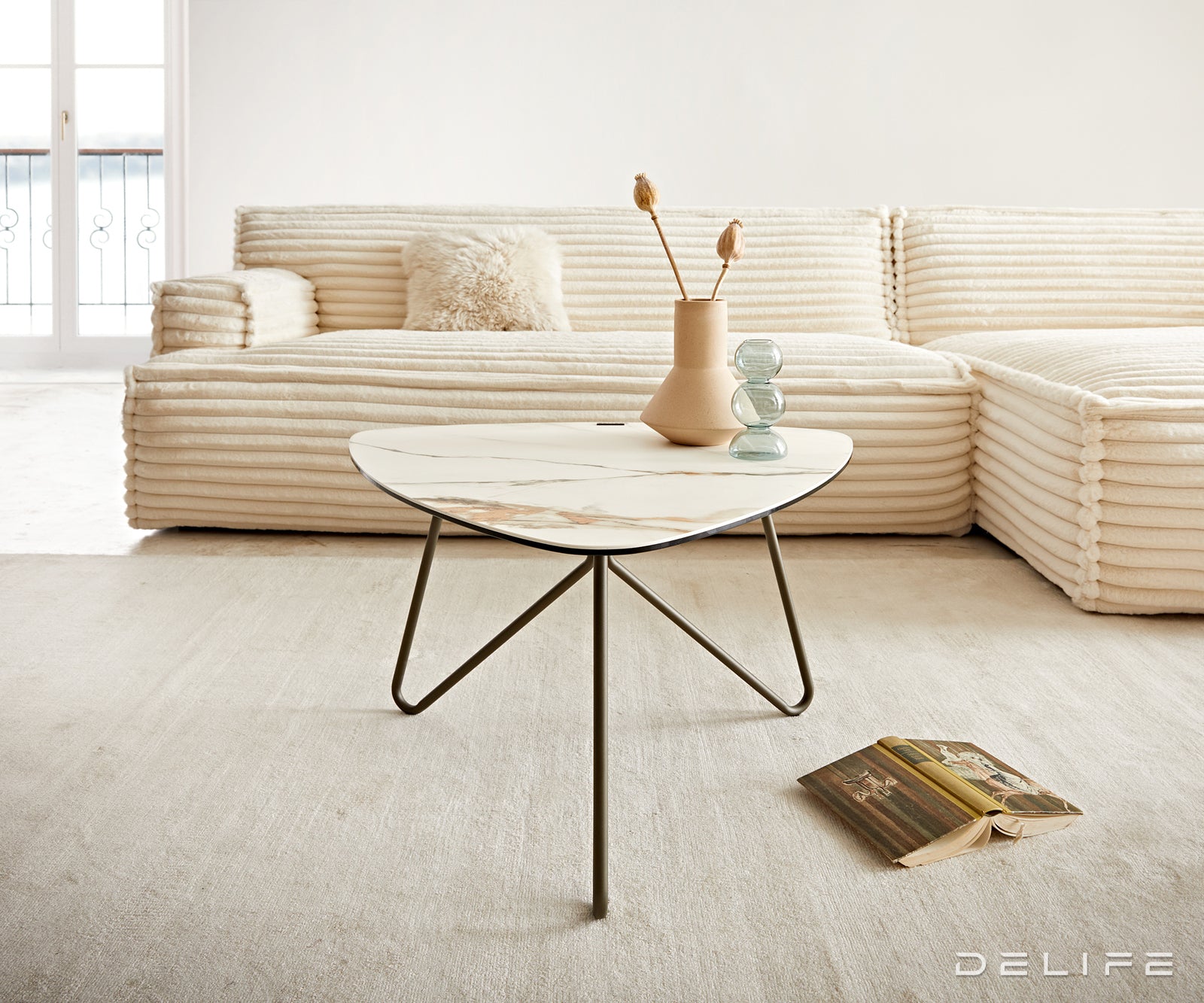 Klubska mizica Ekrem 66x65cm, Material: keramika Calacatta