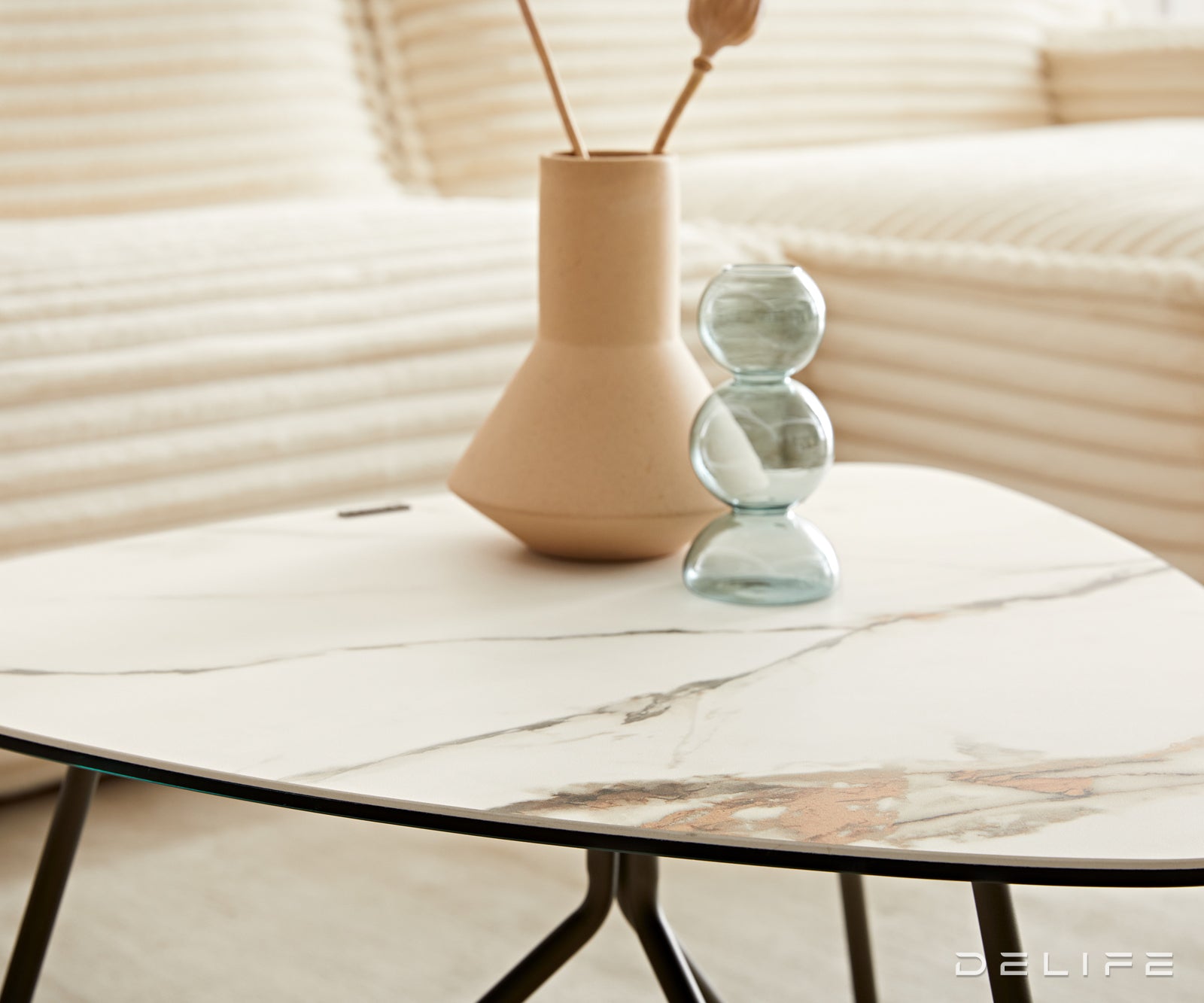 Klubska mizica Ekrem 66x65cm, Material: keramika Calacatta