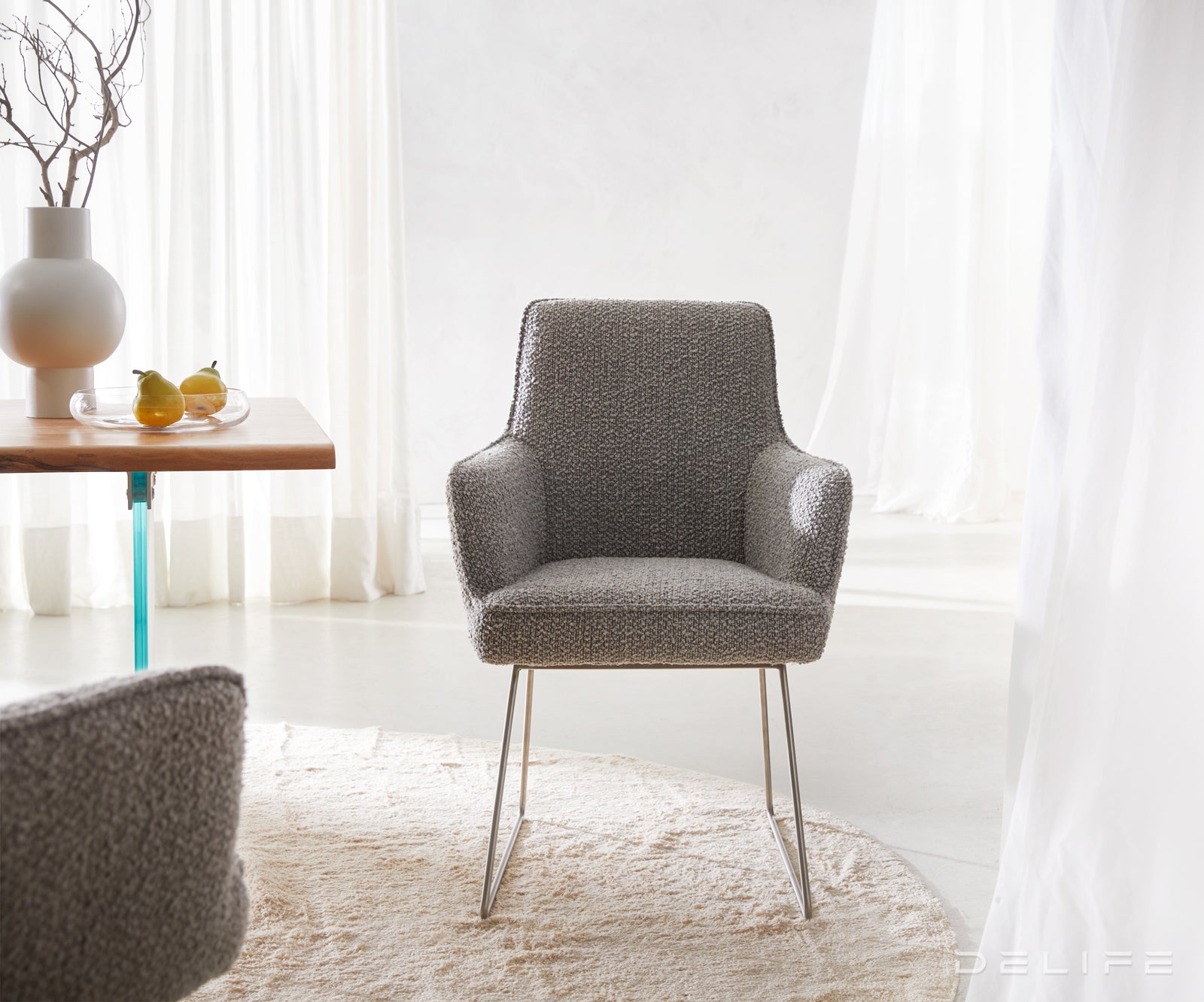 Jedilni stol Heira z naslonom za roke, material: bukle