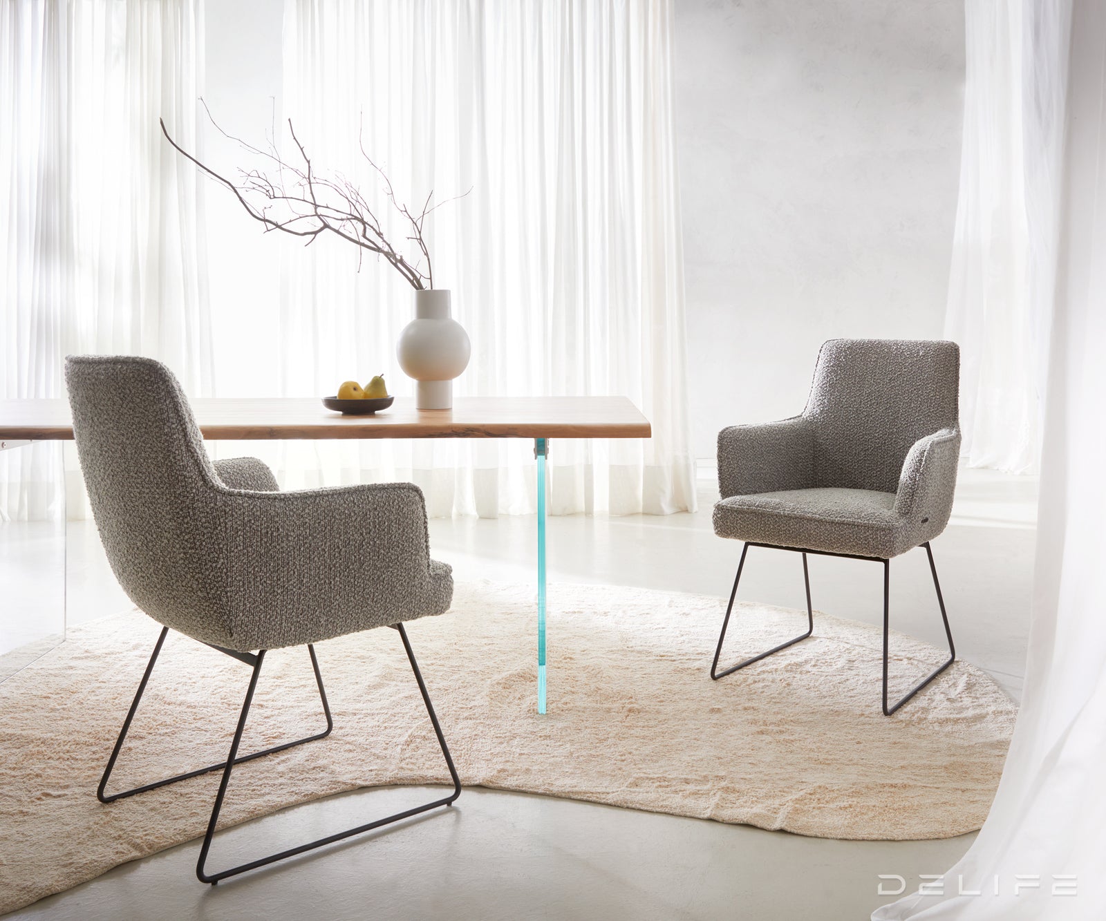 Jedilni stol Heira z naslonom za roke, material: bukle