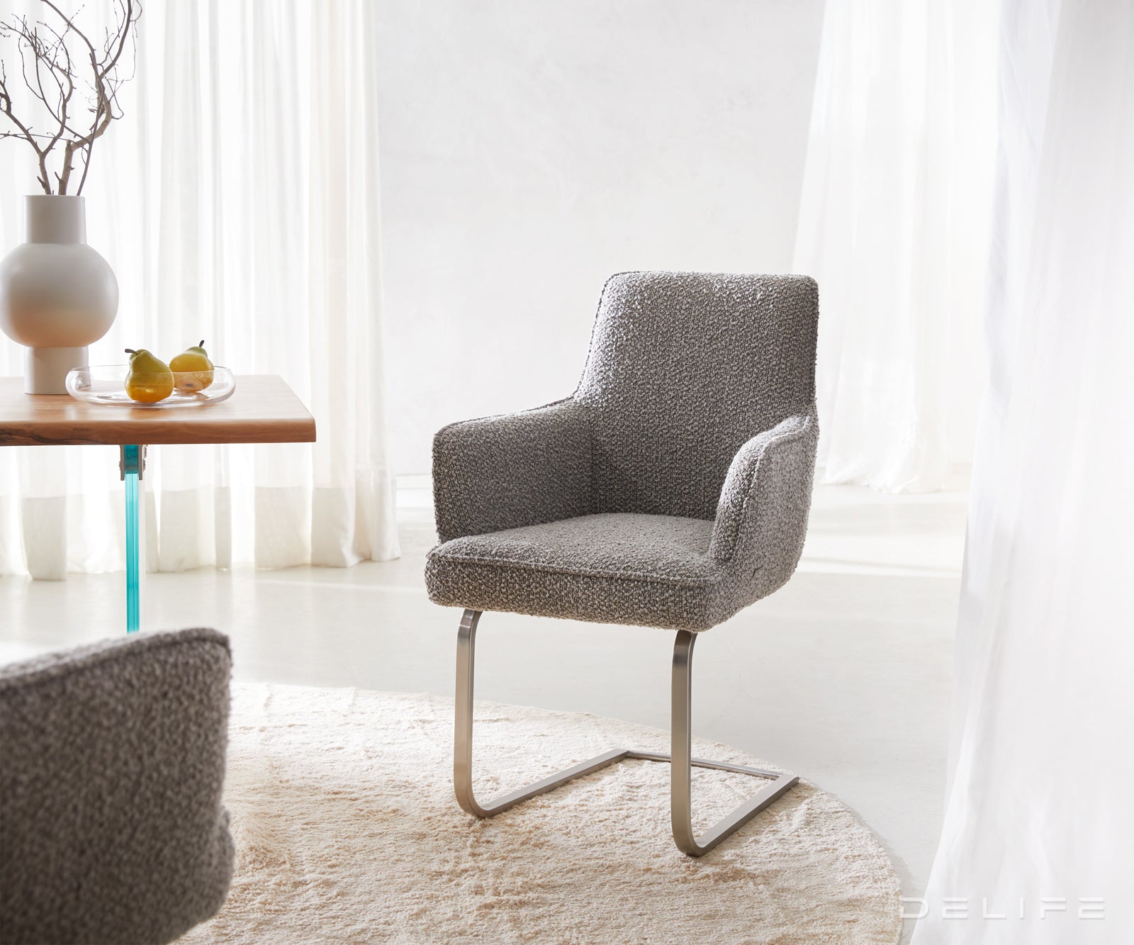 Jedilni stol Heira z naslonom za roke, material: bukle