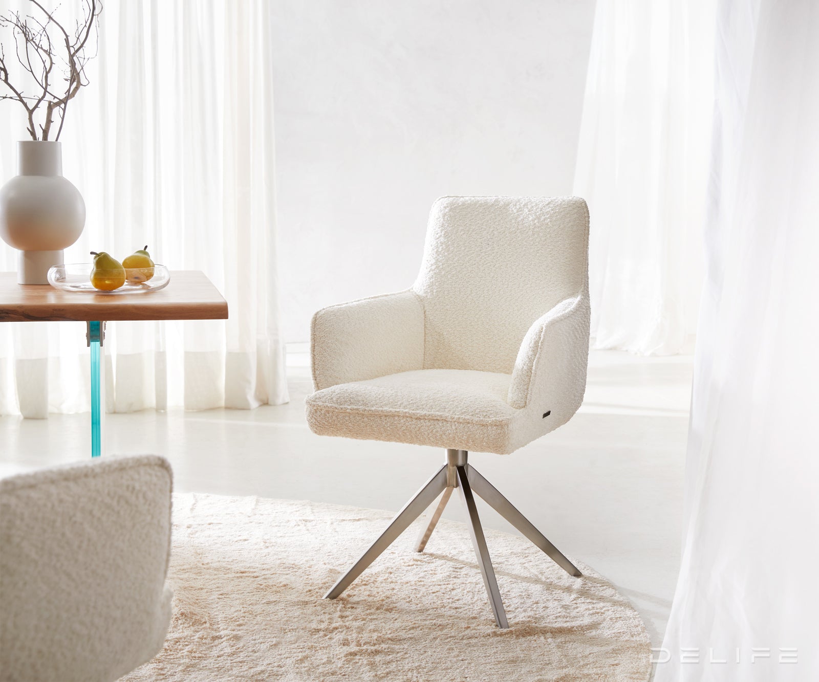 Jedilni stol Heira z naslonom za roke, material: bukle