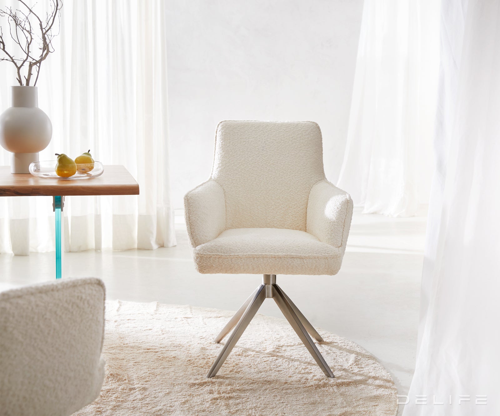 Jedilni stol Heira z naslonom za roke, material: bukle