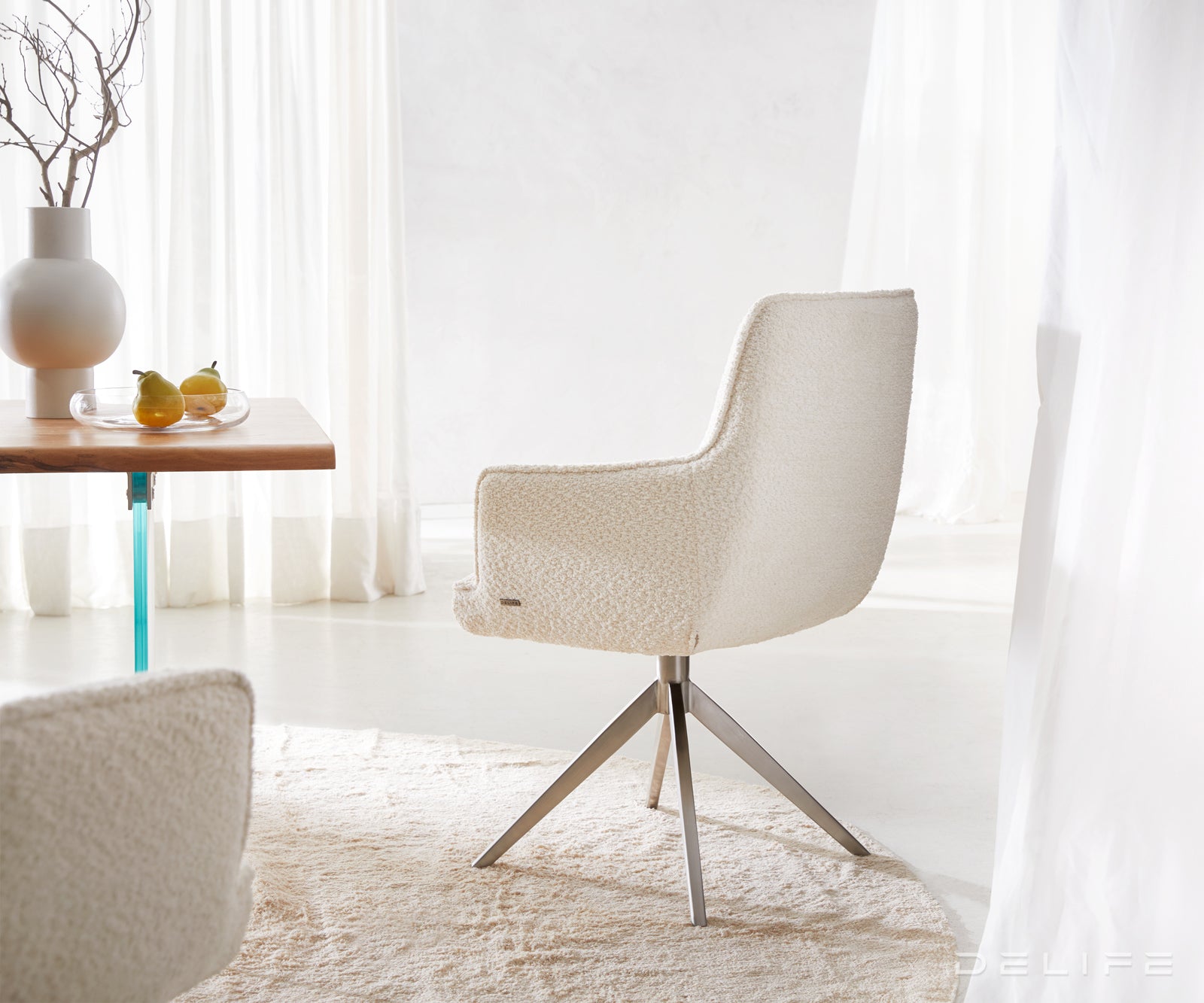 Jedilni stol Heira z naslonom za roke, material: bukle