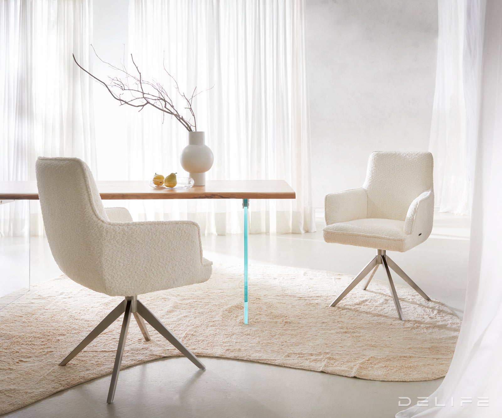 Jedilni stol Heira z naslonom za roke, material: bukle