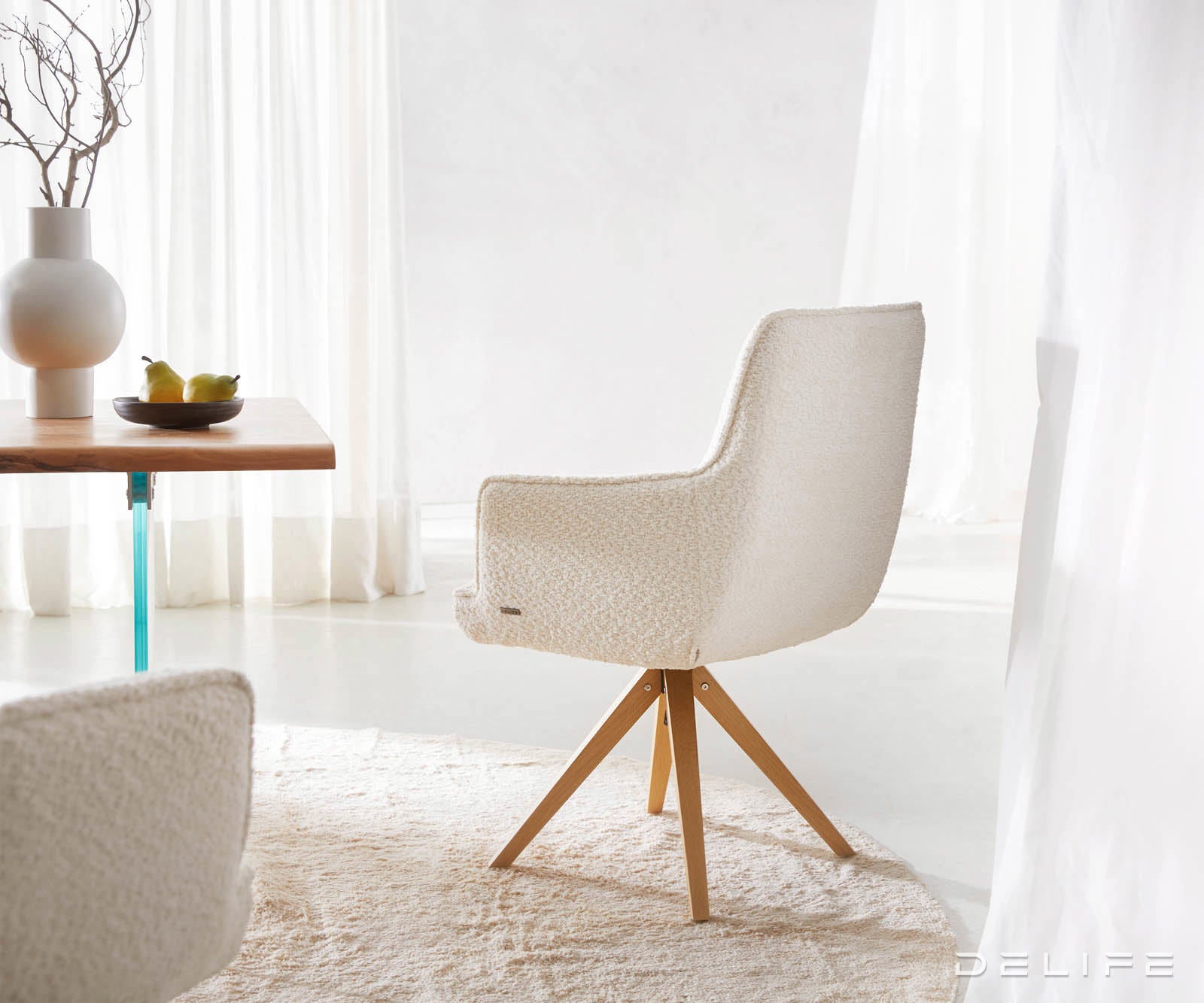 Jedilni stol Heira z naslonom za roke, material: bukle