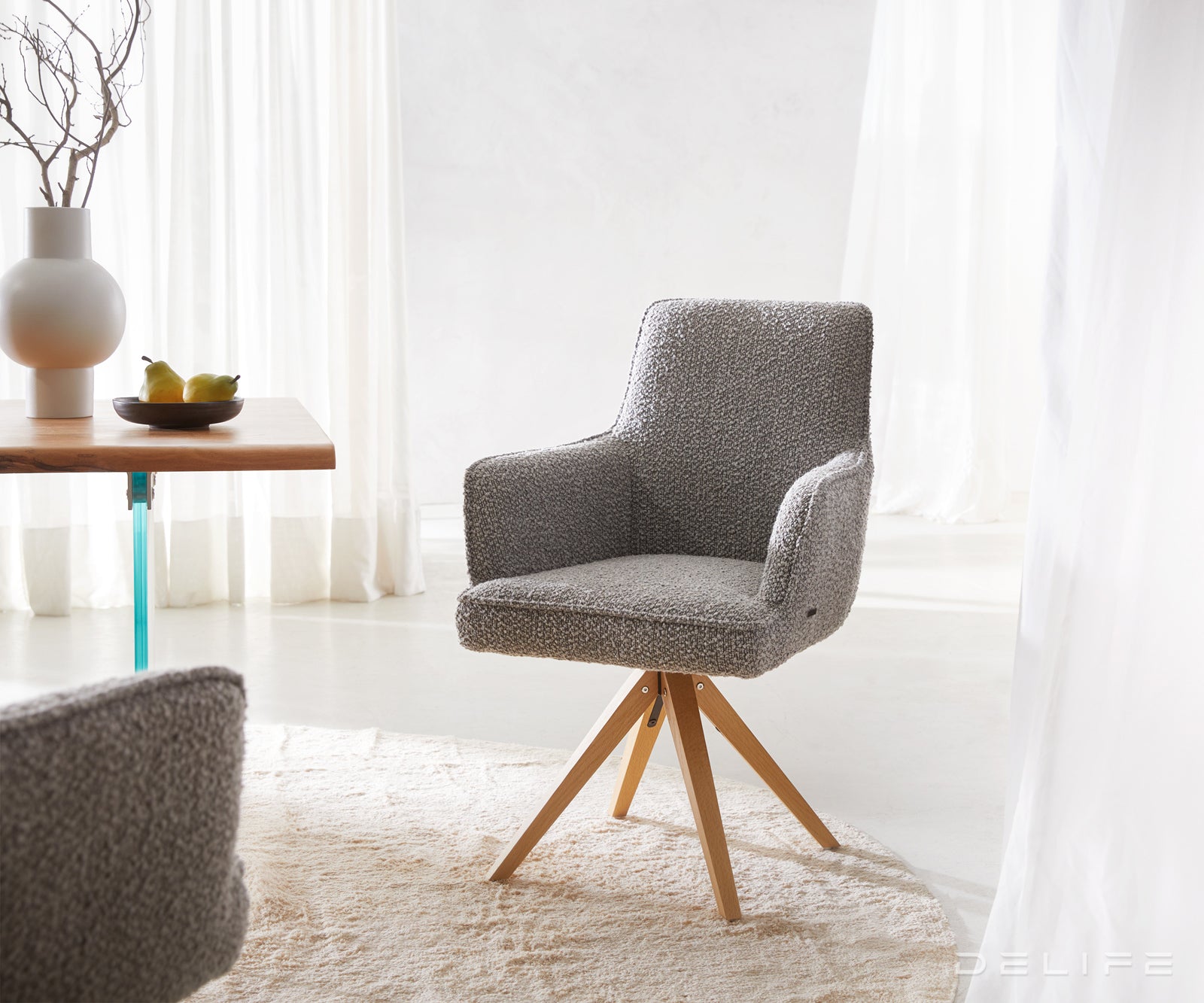 Jedilni stol Heira z naslonom za roke, material: bukle