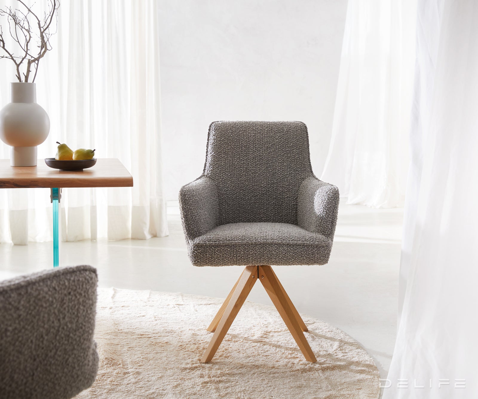 Jedilni stol Heira z naslonom za roke, material: bukle