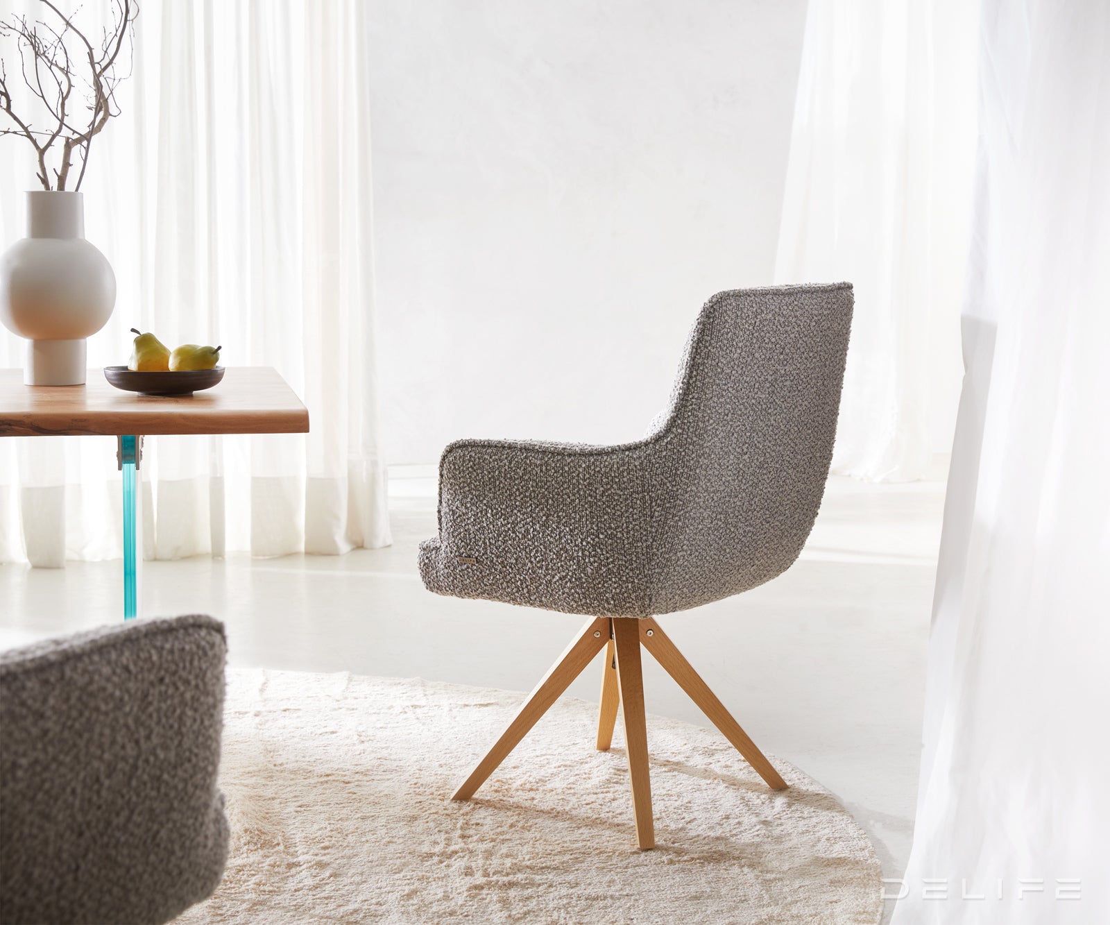 Jedilni stol Heira z naslonom za roke, material: bukle