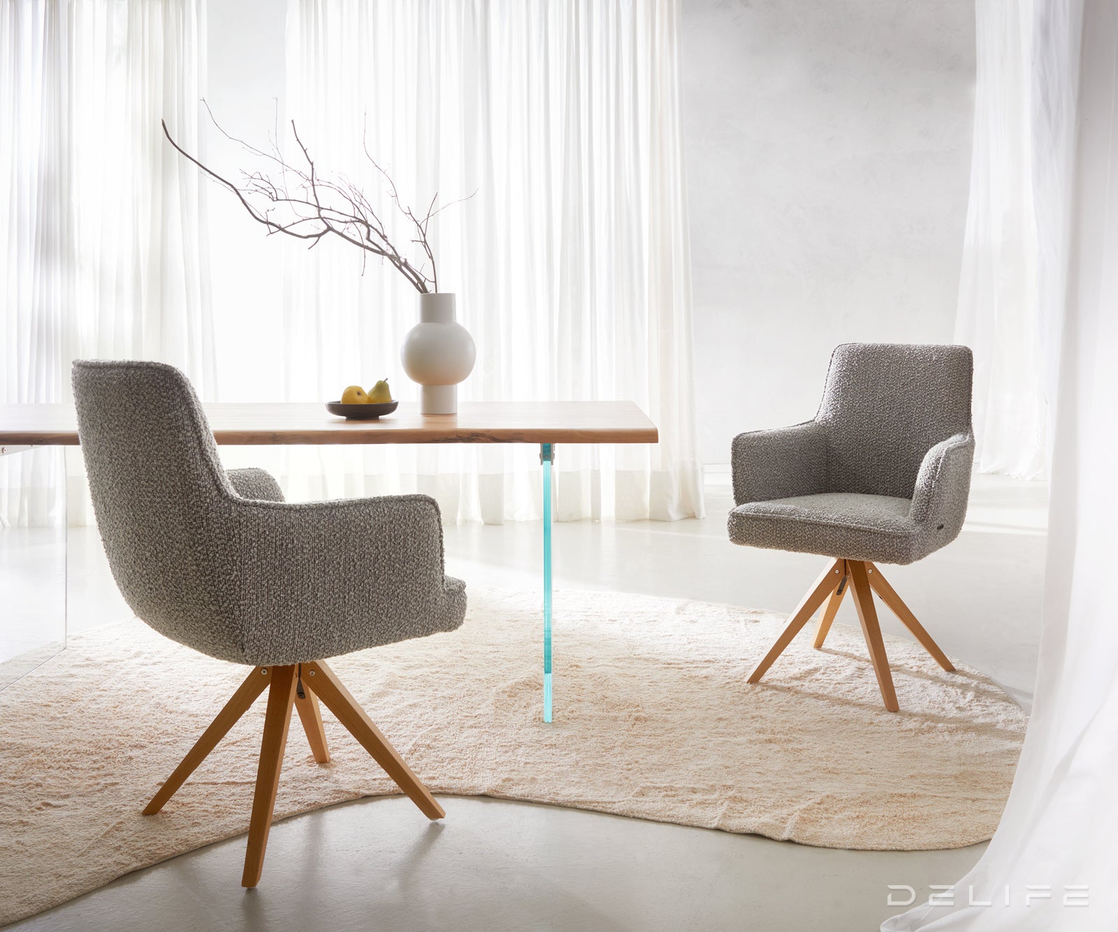 Jedilni stol Heira z naslonom za roke, material: bukle