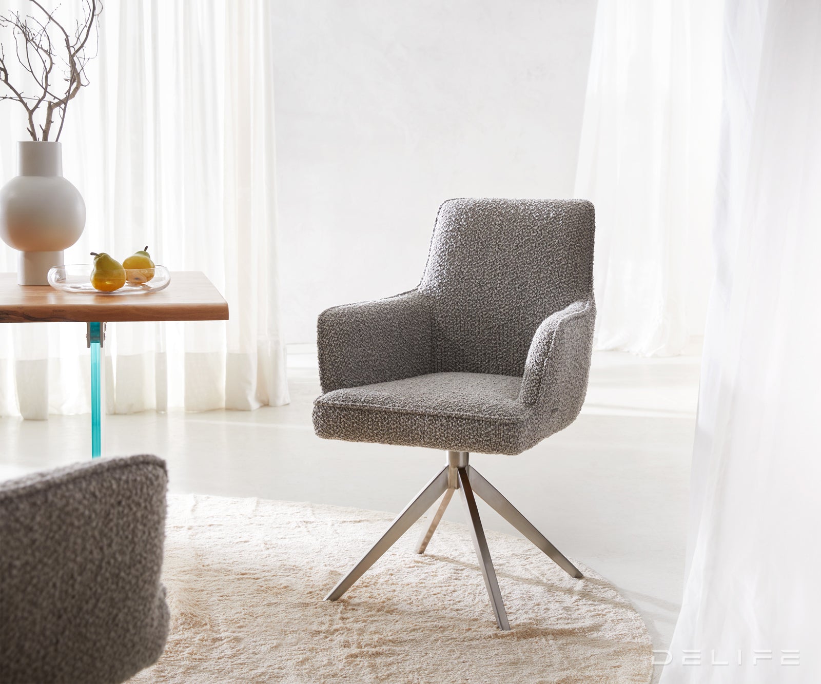 Jedilni stol Heira z naslonom za roke, material: bukle