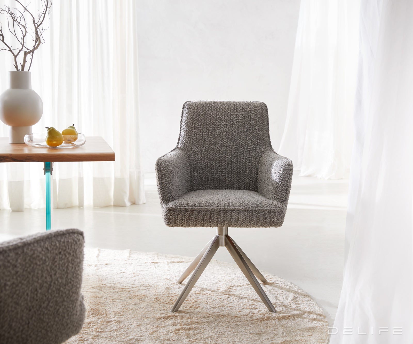 Jedilni stol Heira z naslonom za roke, material: bukle