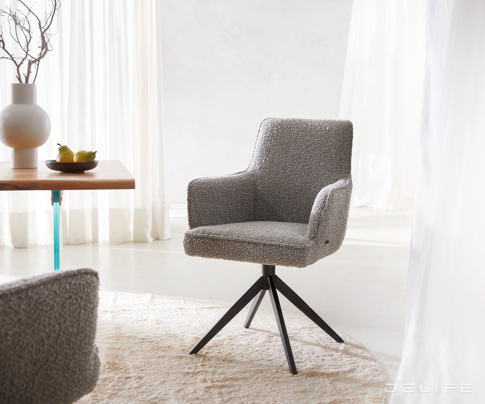 Jedilni stol Heira z naslonom za roke, material: bukle