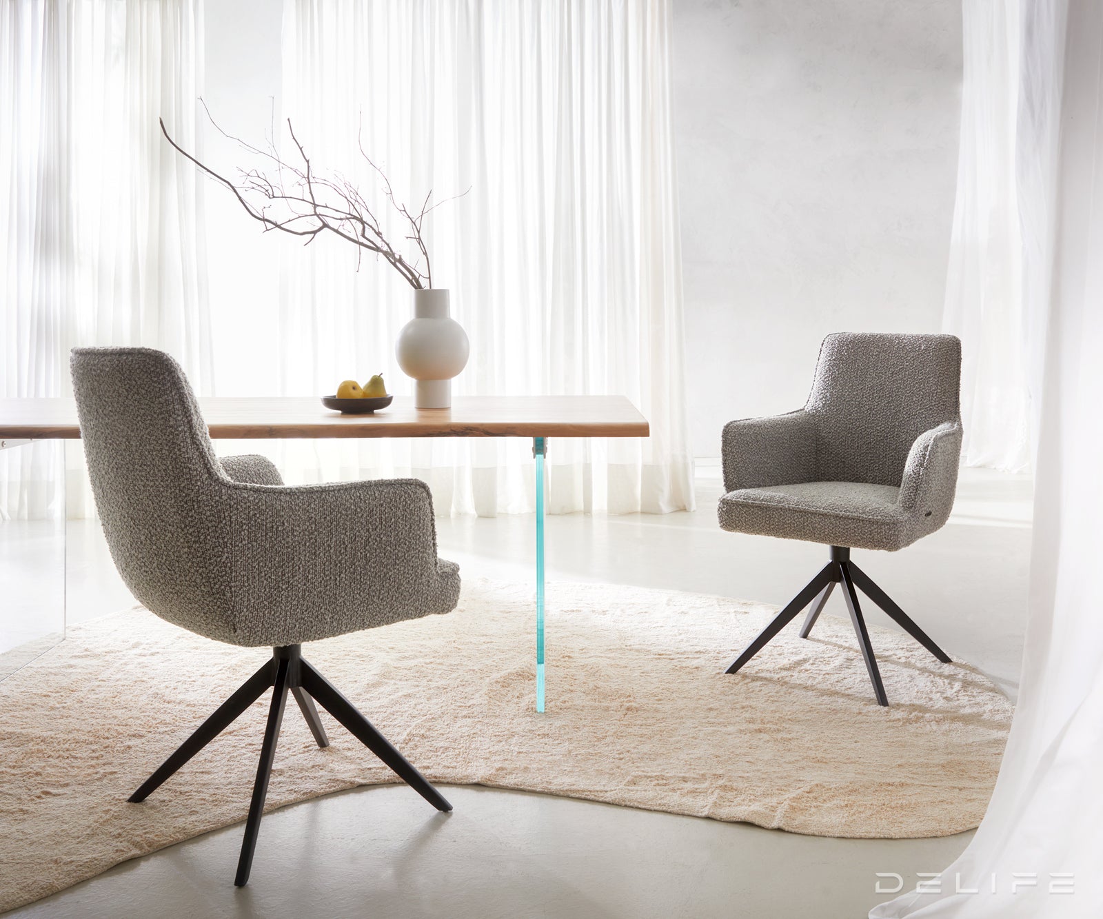 Jedilni stol Heira z naslonom za roke, material: bukle