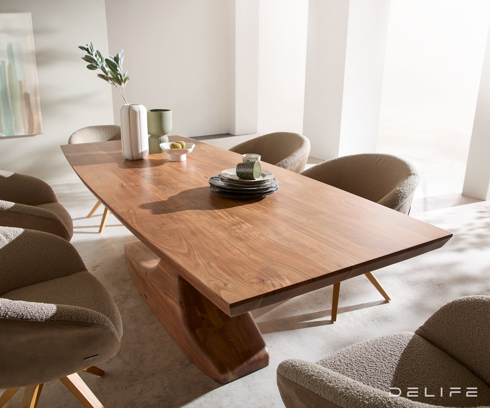 Jedilna miza Orbion 174x167cm, Material: Akacija