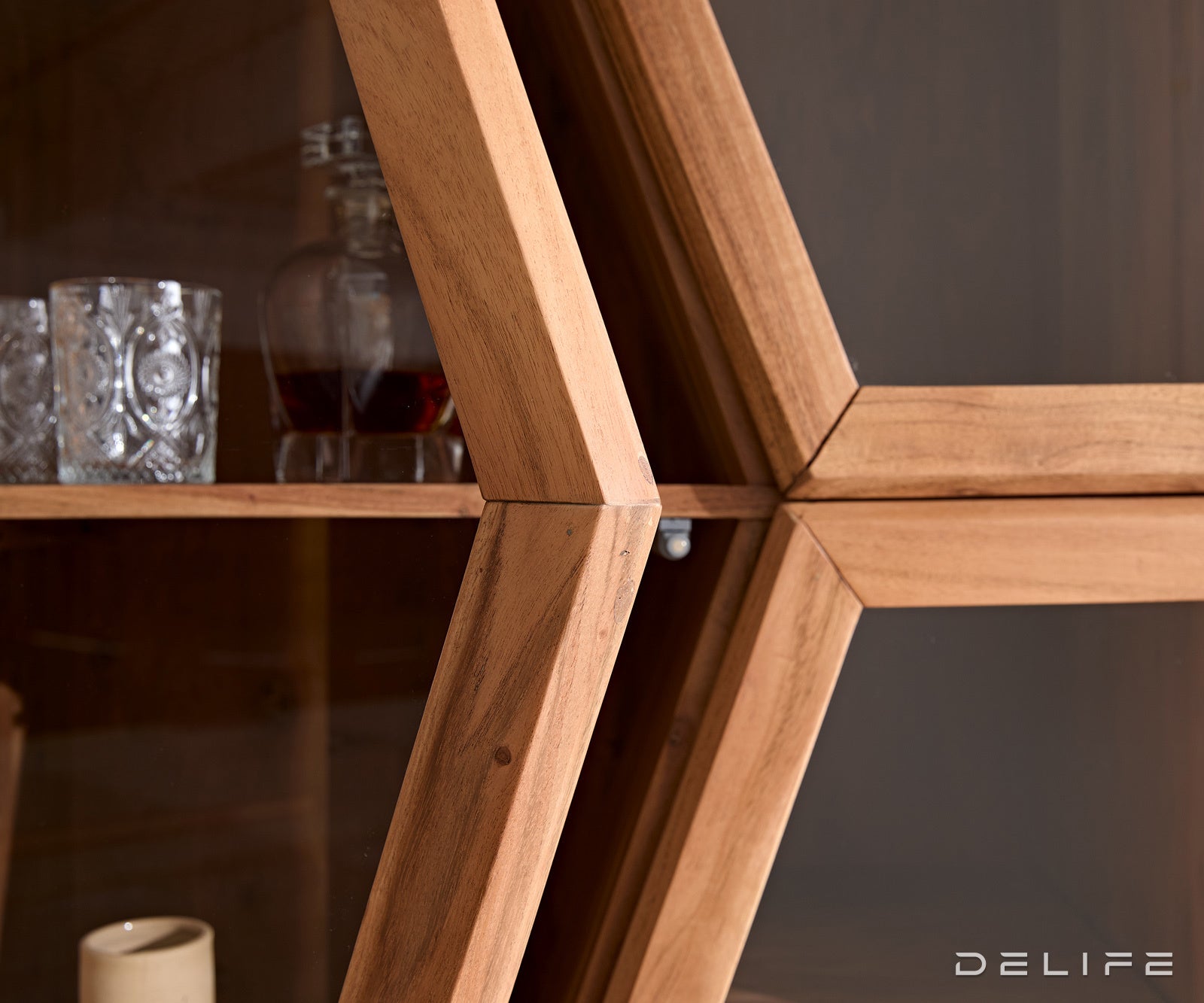 Vitrina Taza 75x213cm, Material: akacija