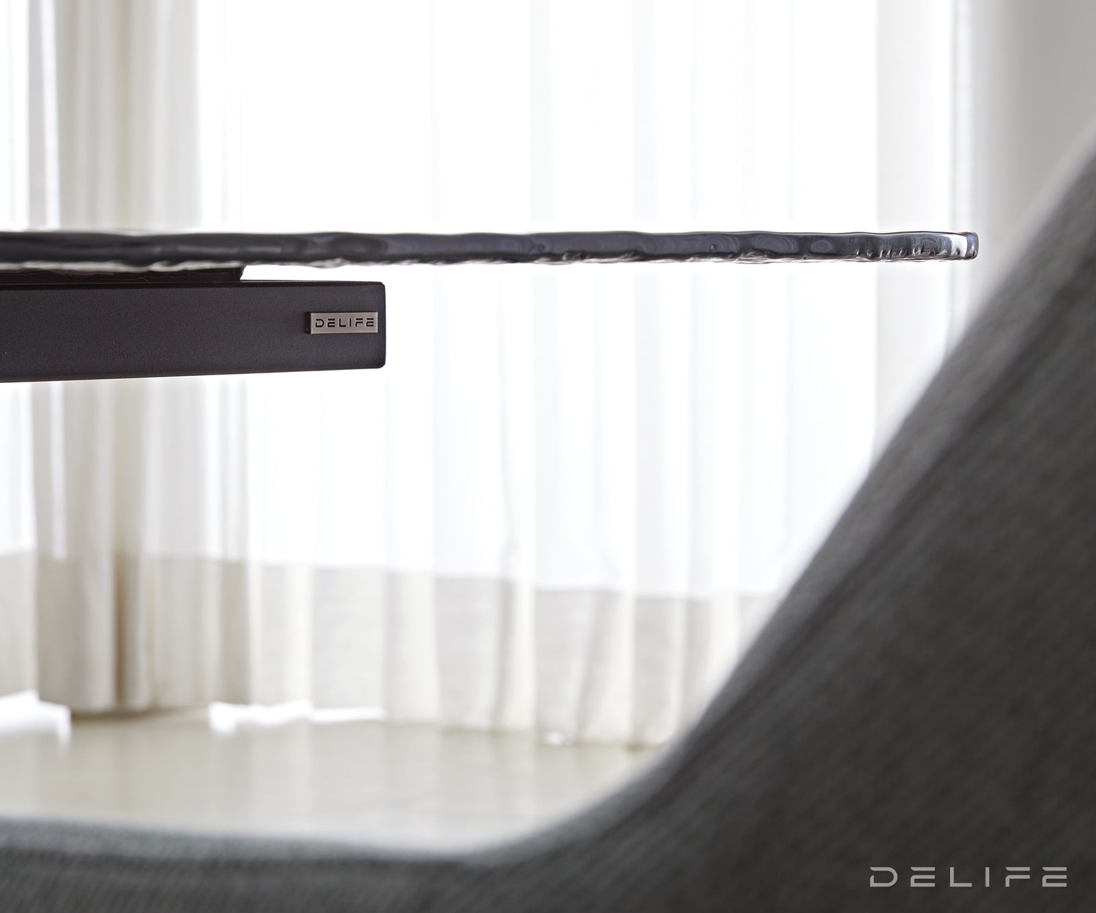 Jedilna miza Edge Boot, 240x120cm, Material: steklo/kovina