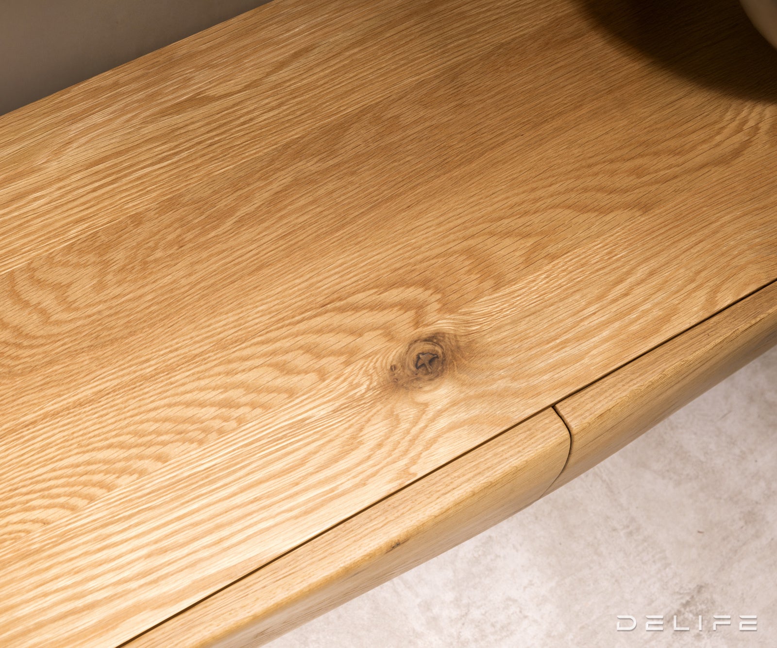 Nova komoda z živim robom 145 cm, material: hrast