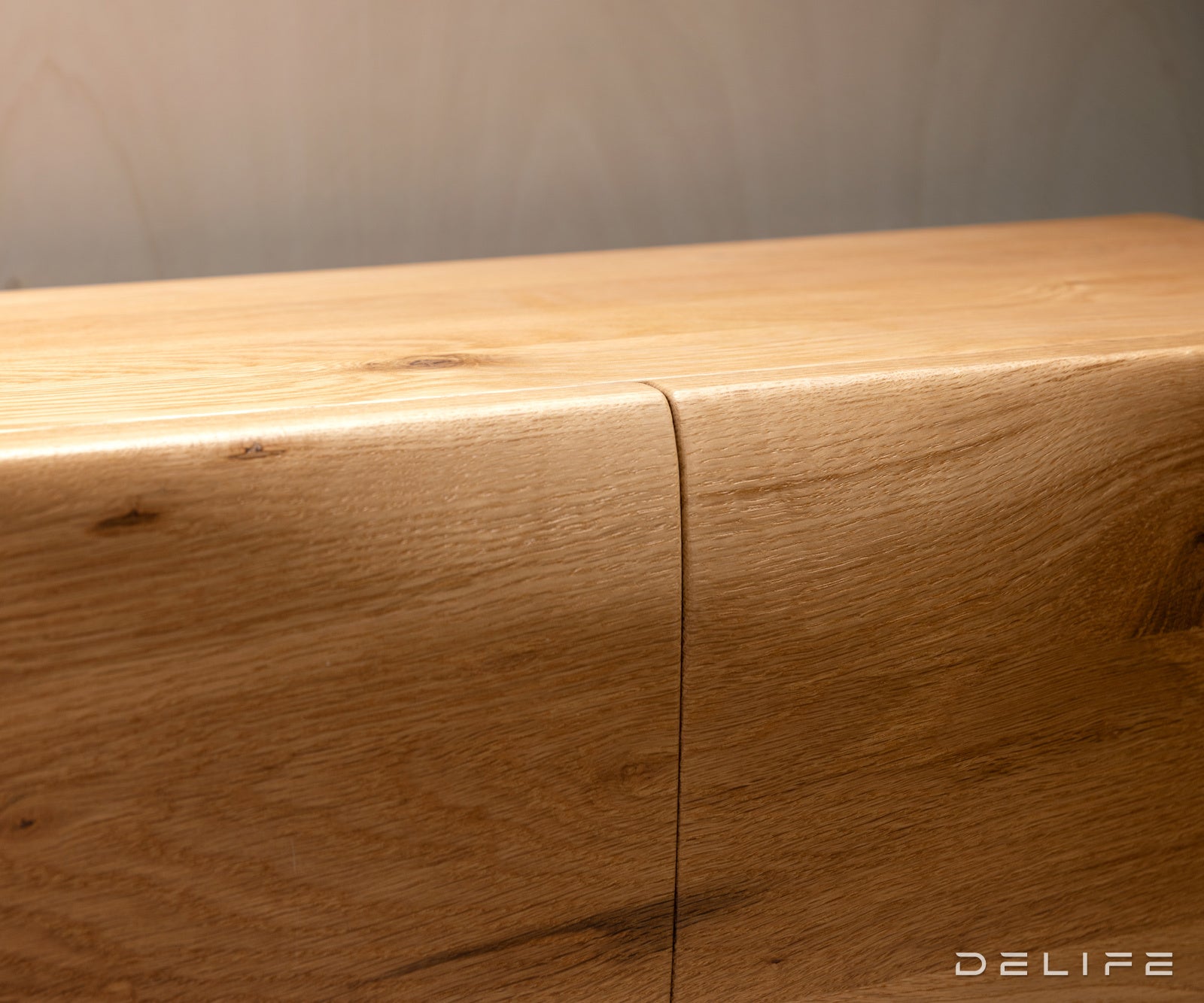 Nova komoda z živim robom 145 cm, material: hrast