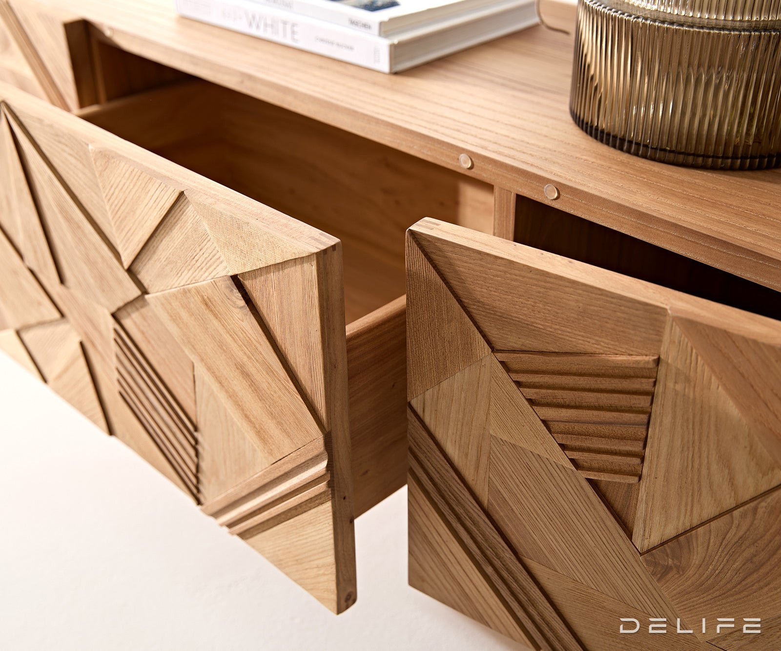 TV omarica Eldoria 220 cm, material: brest