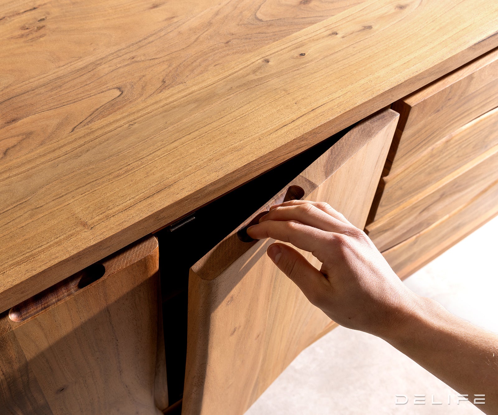 TV omarica Live-Edge 200 cm, Material: Akacija