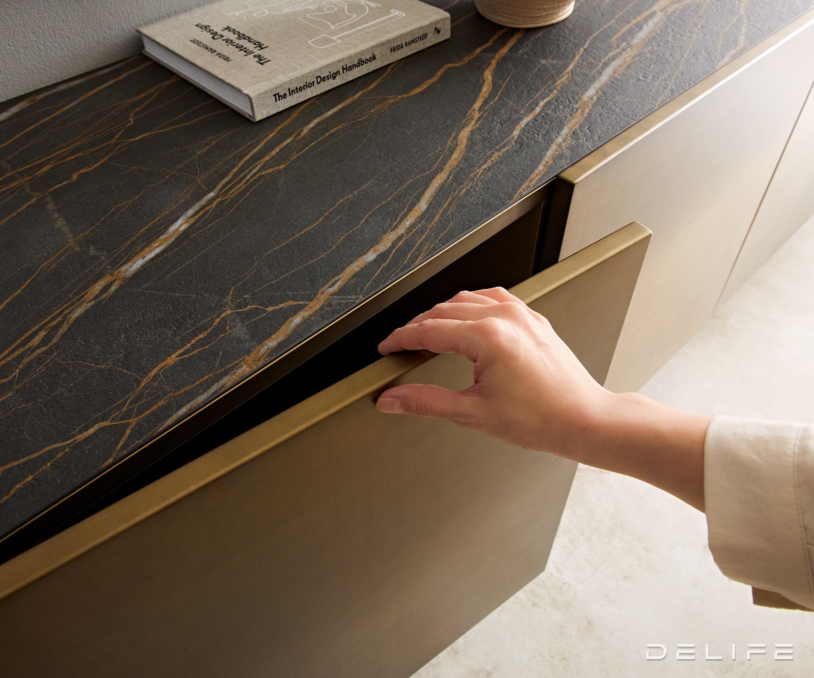 Komoda Kazu 220x45cm, Material: MDF