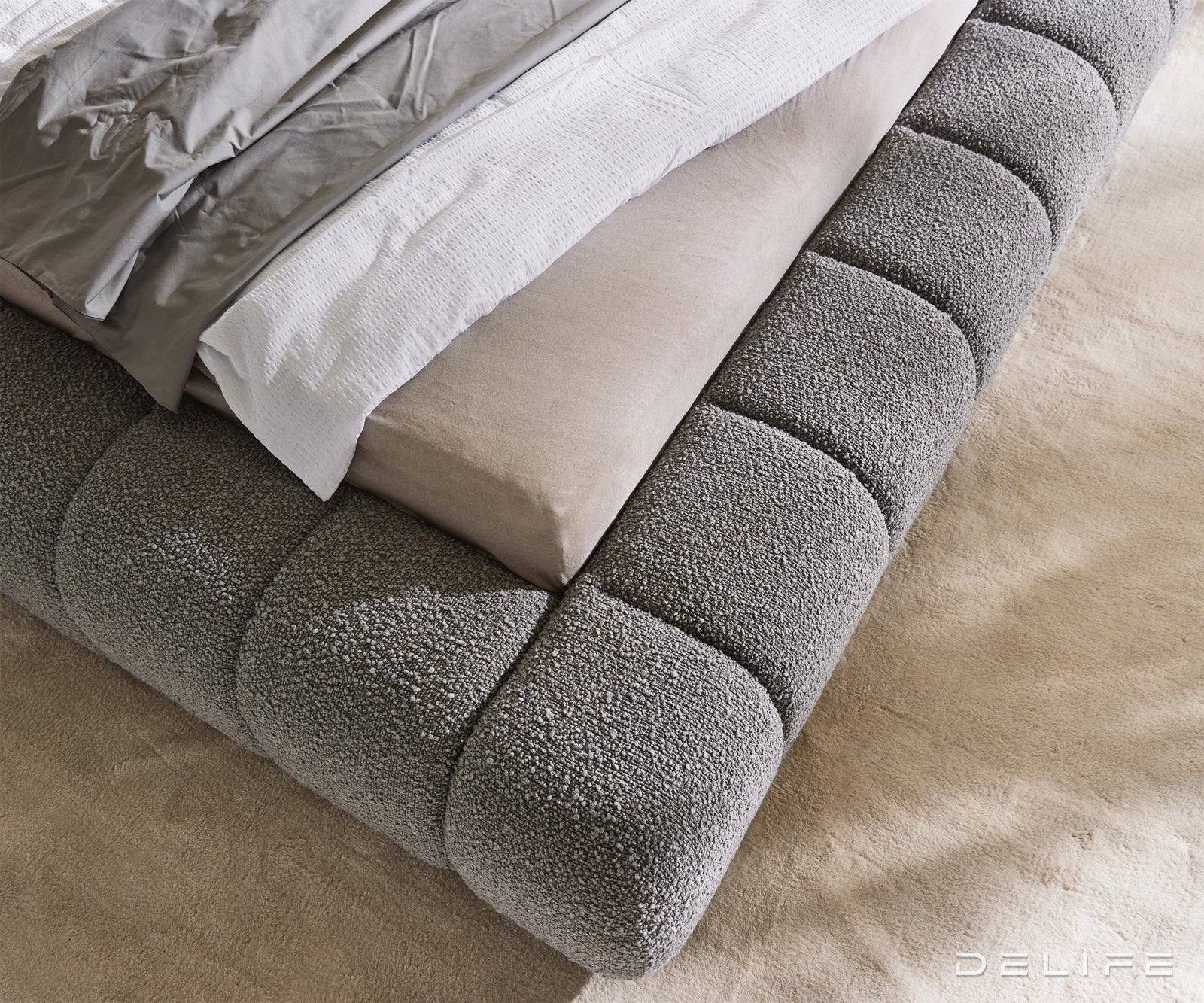 Posteljni okvir Cutio, Material: Boucle