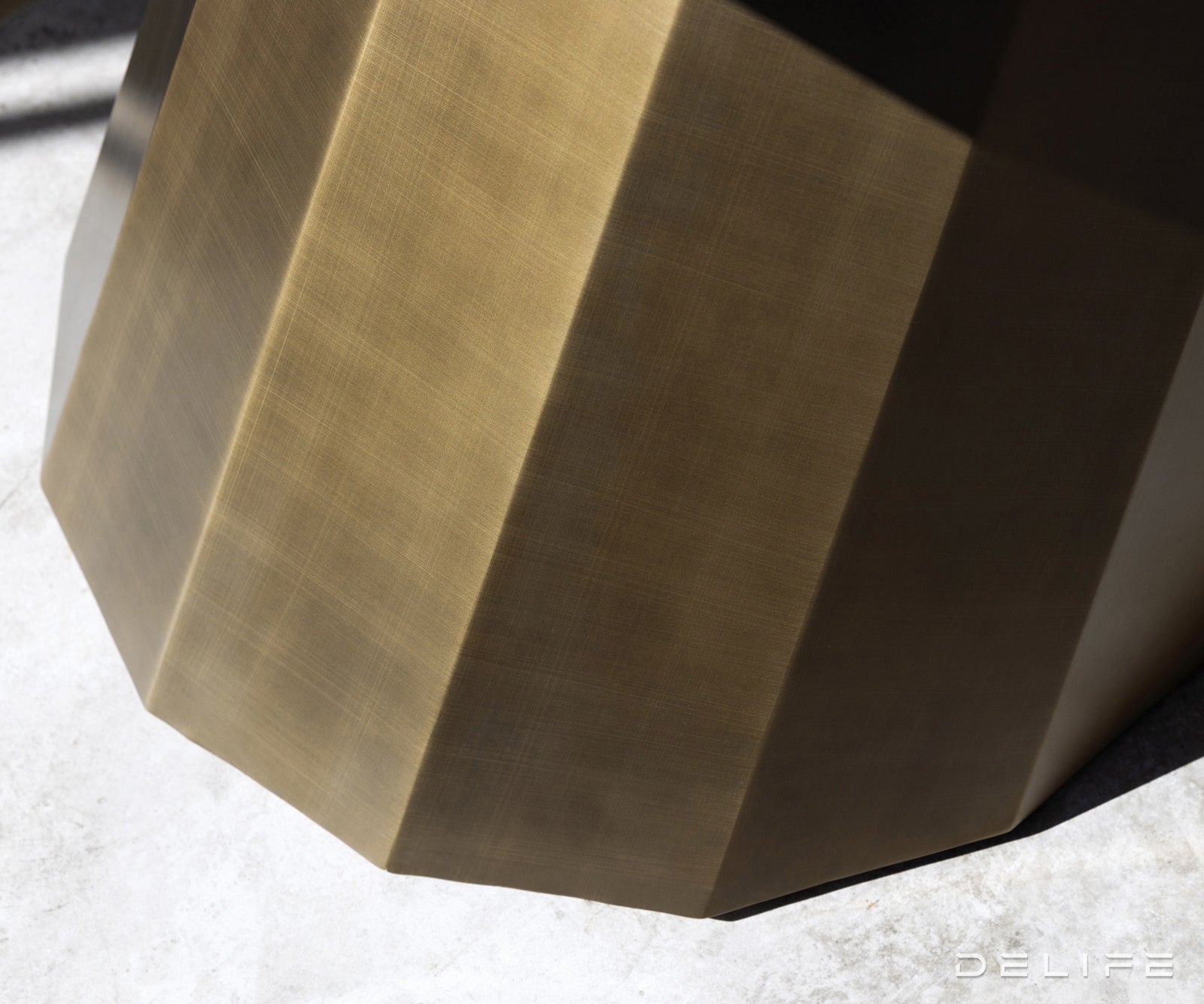 Jedilna miza Edge 315x150 cm, material: keramika Laminam Emperador Extra Lucidato