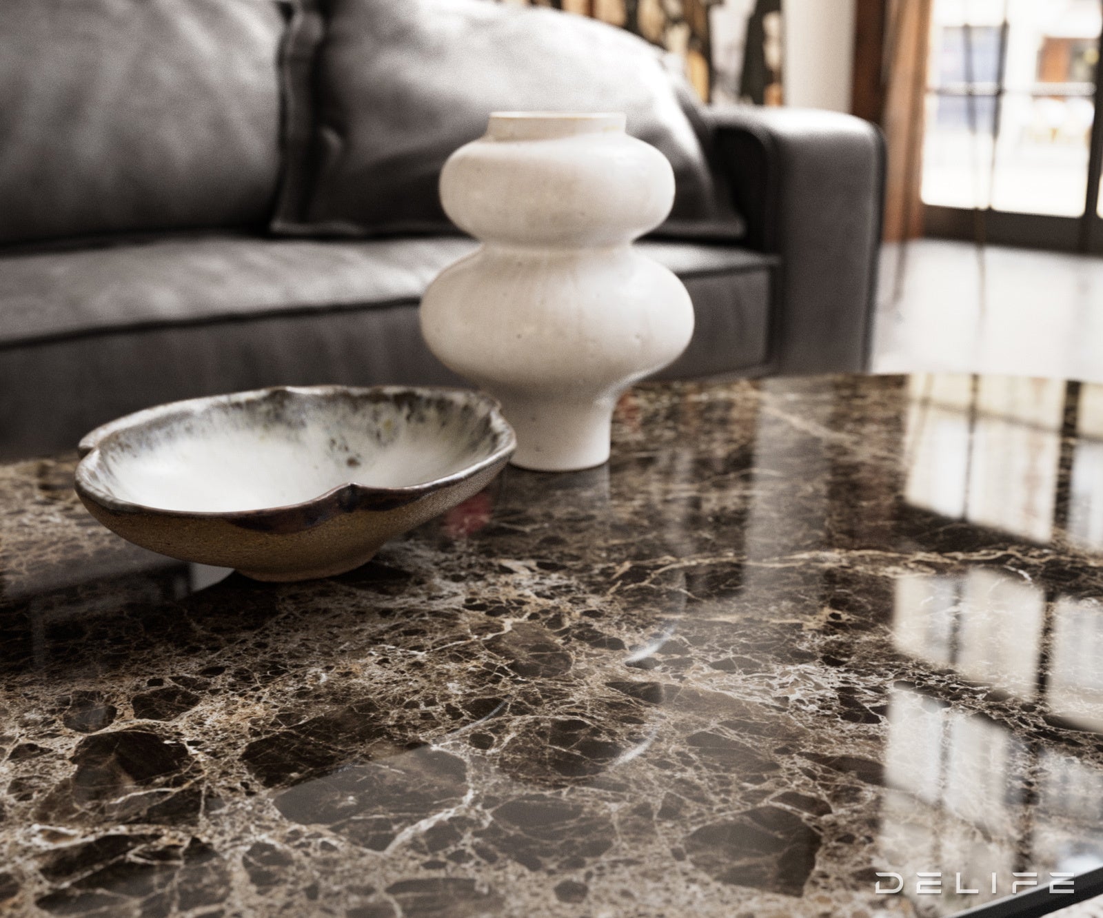 Klubska mizica Edge 140x76 cm, material: keramika Emperador Extra Lucidato