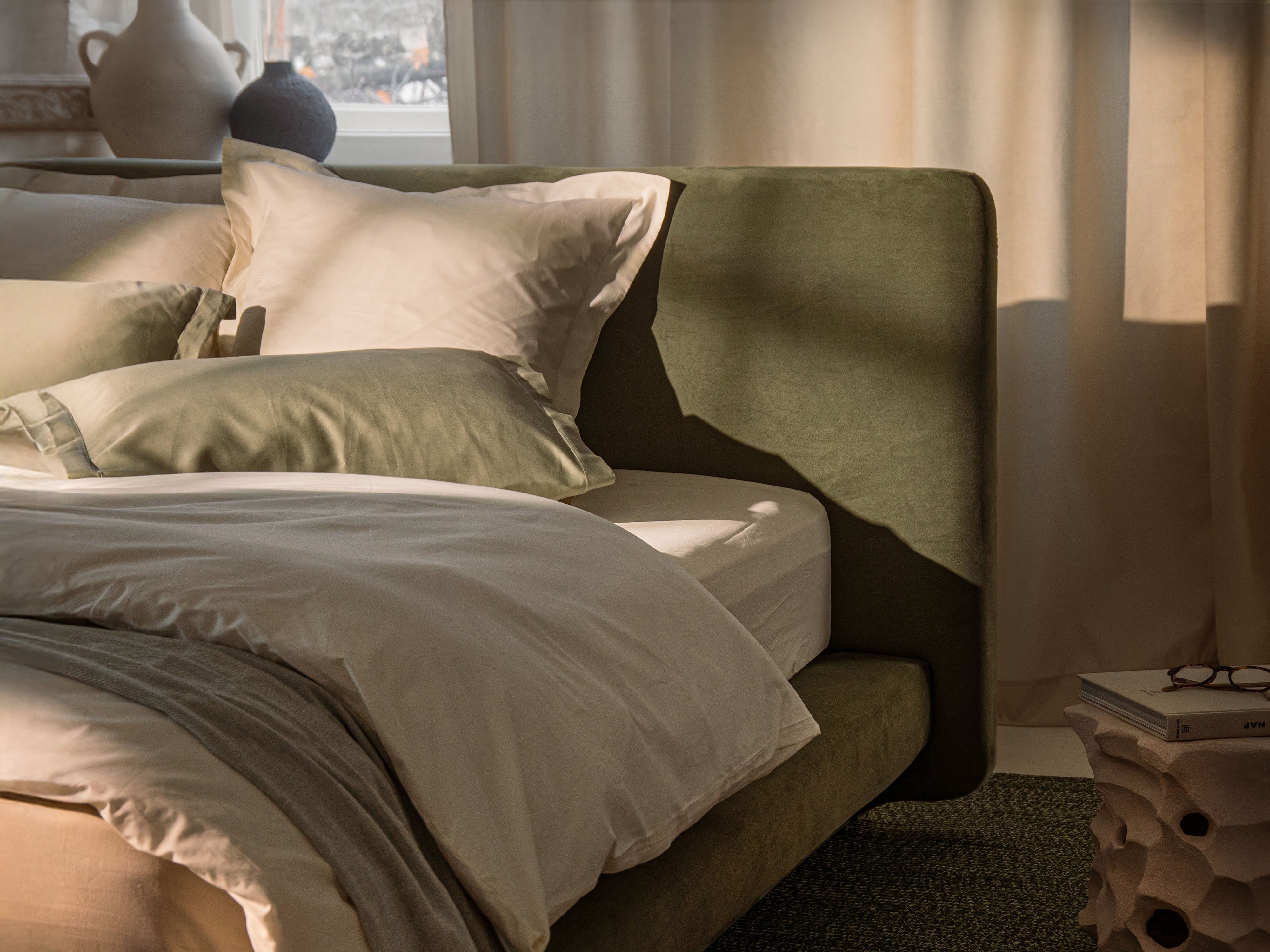 Postelja Linea, Material: Žamet