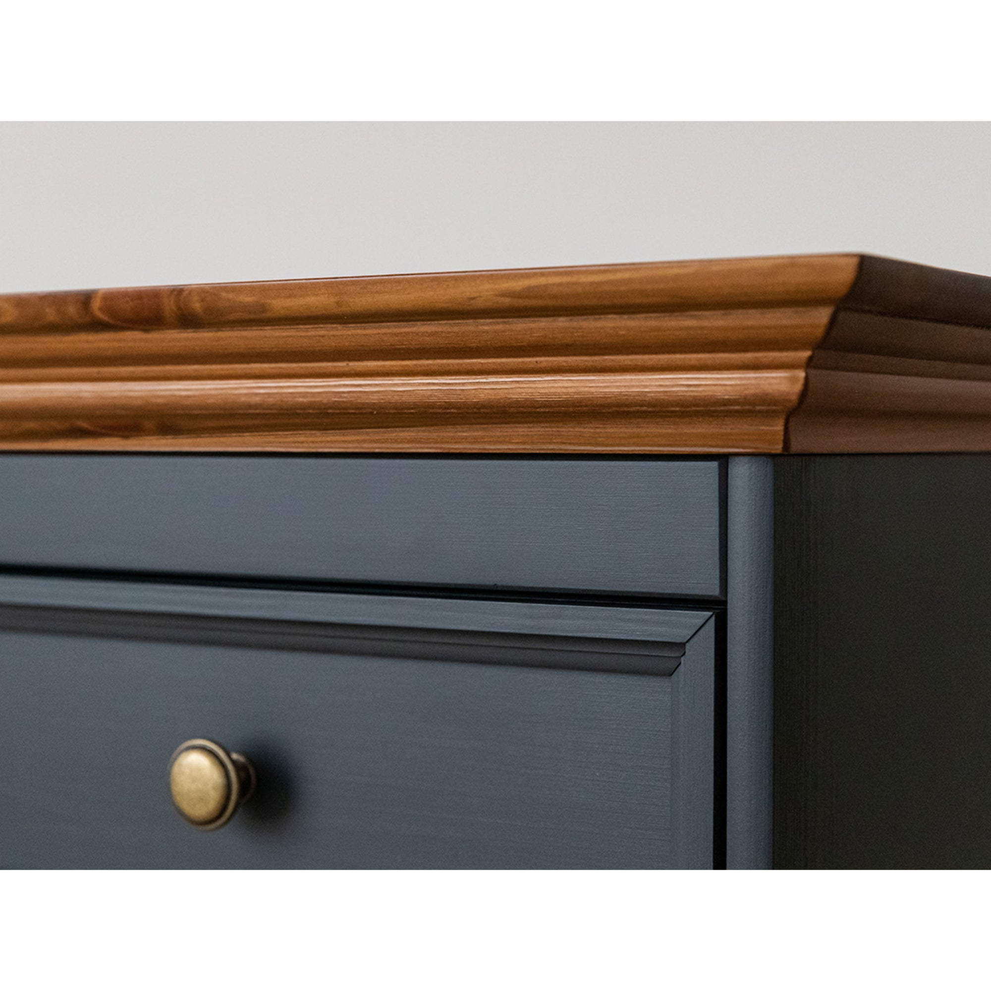 Komoda Belluno 167x44,2 cm, material: masivna borovina