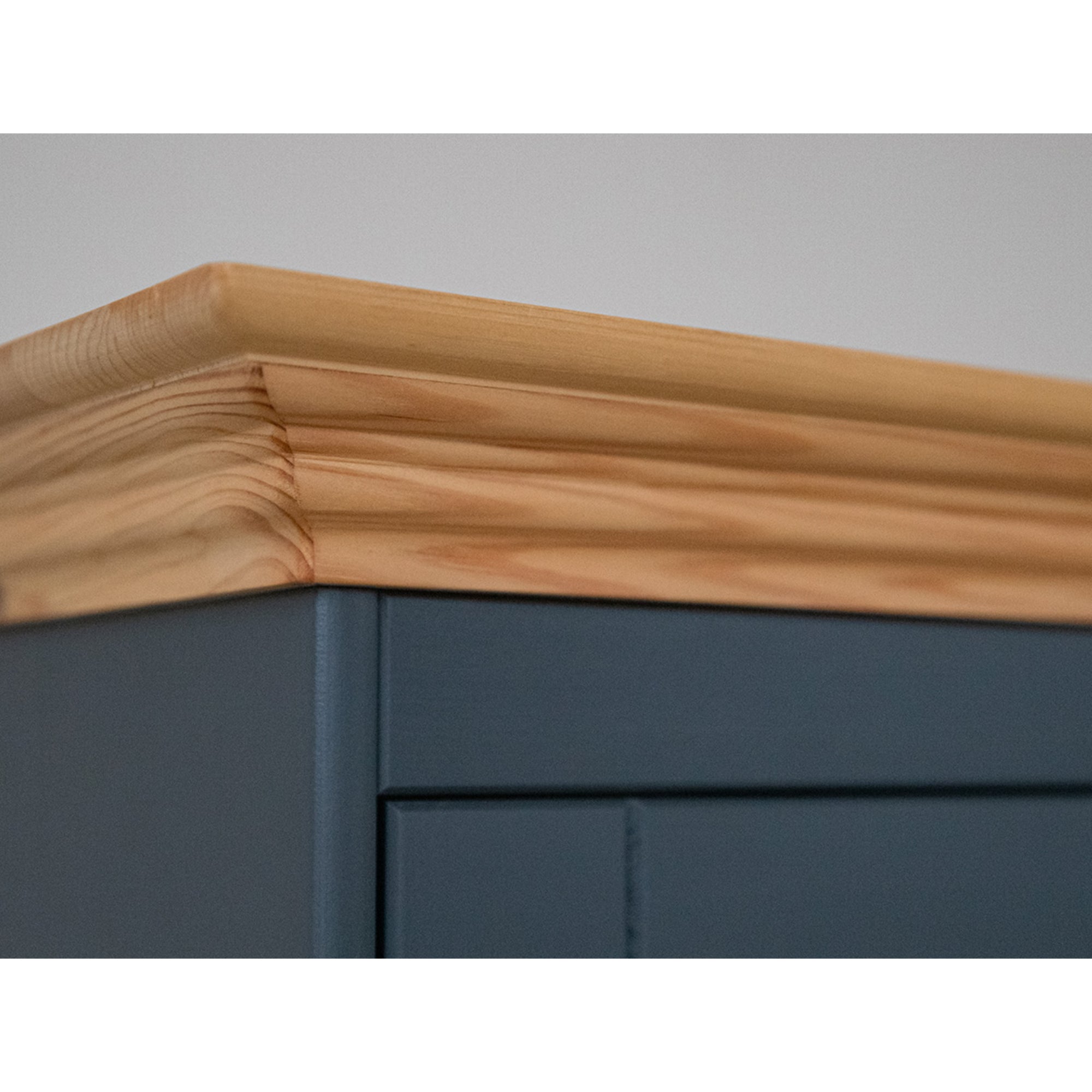 Komoda Belluno 167x44,2 cm, material: masivna borovina