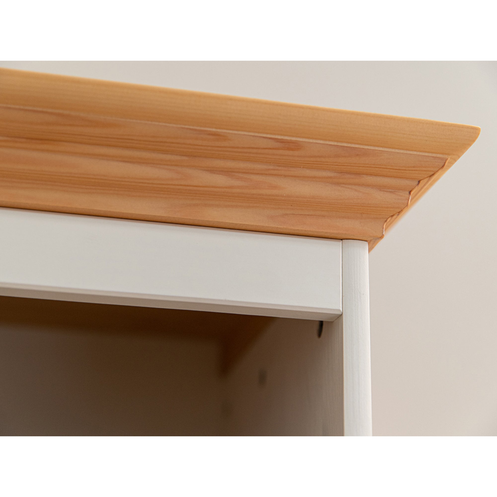 TV komoda Belluno 167x53 cm, material: masivna borovina