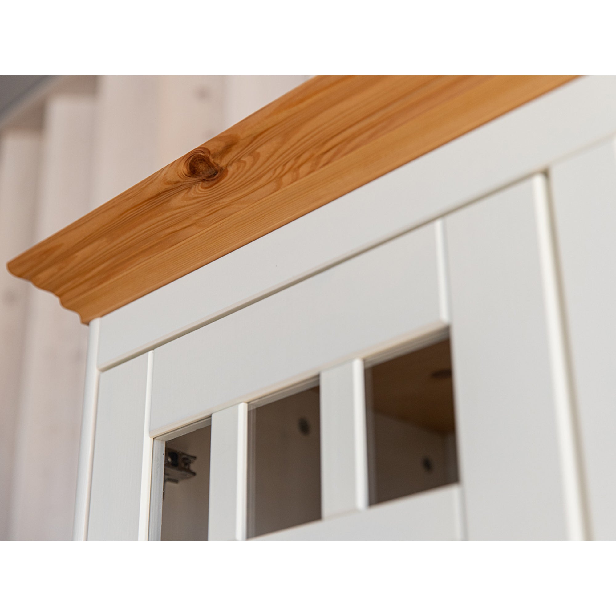 Vitrina Belluno 44x190 cm, material: masivna borovina