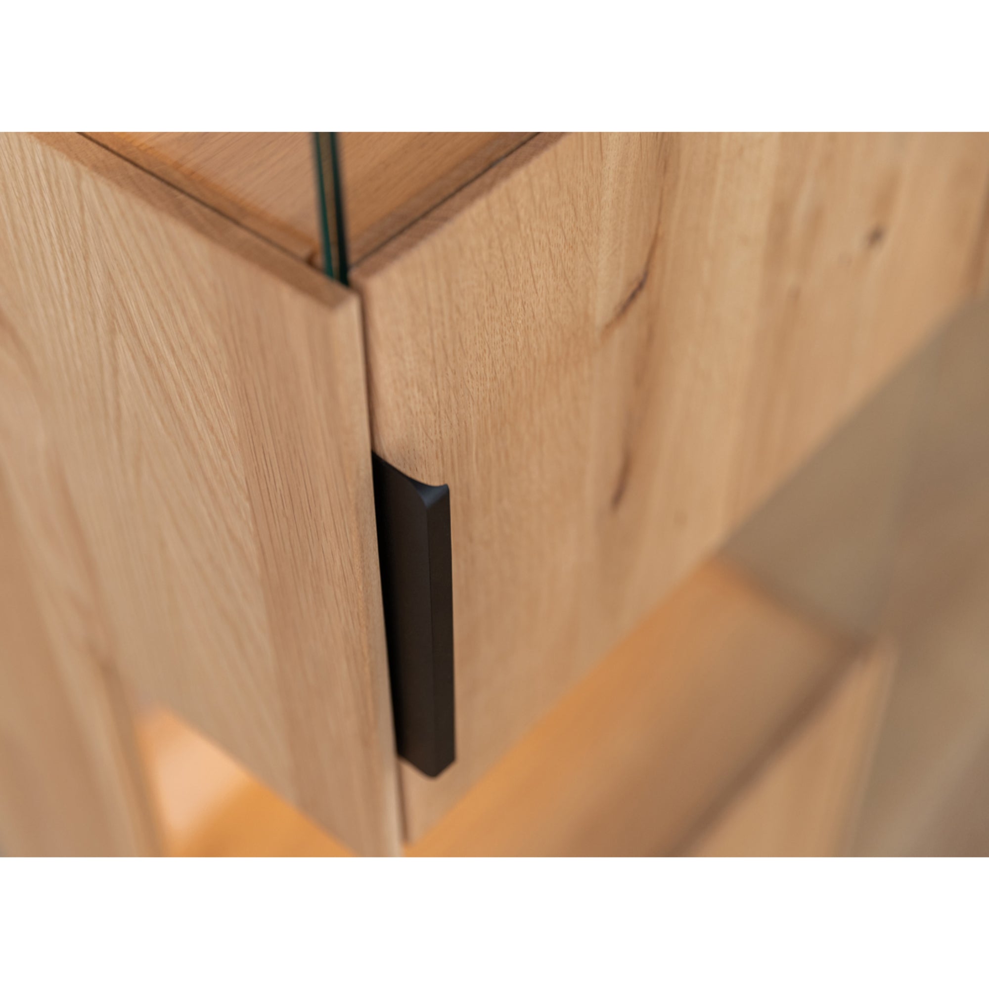 Viseča vitrina Tirano 33x142 cm, material: masiven hrastov les