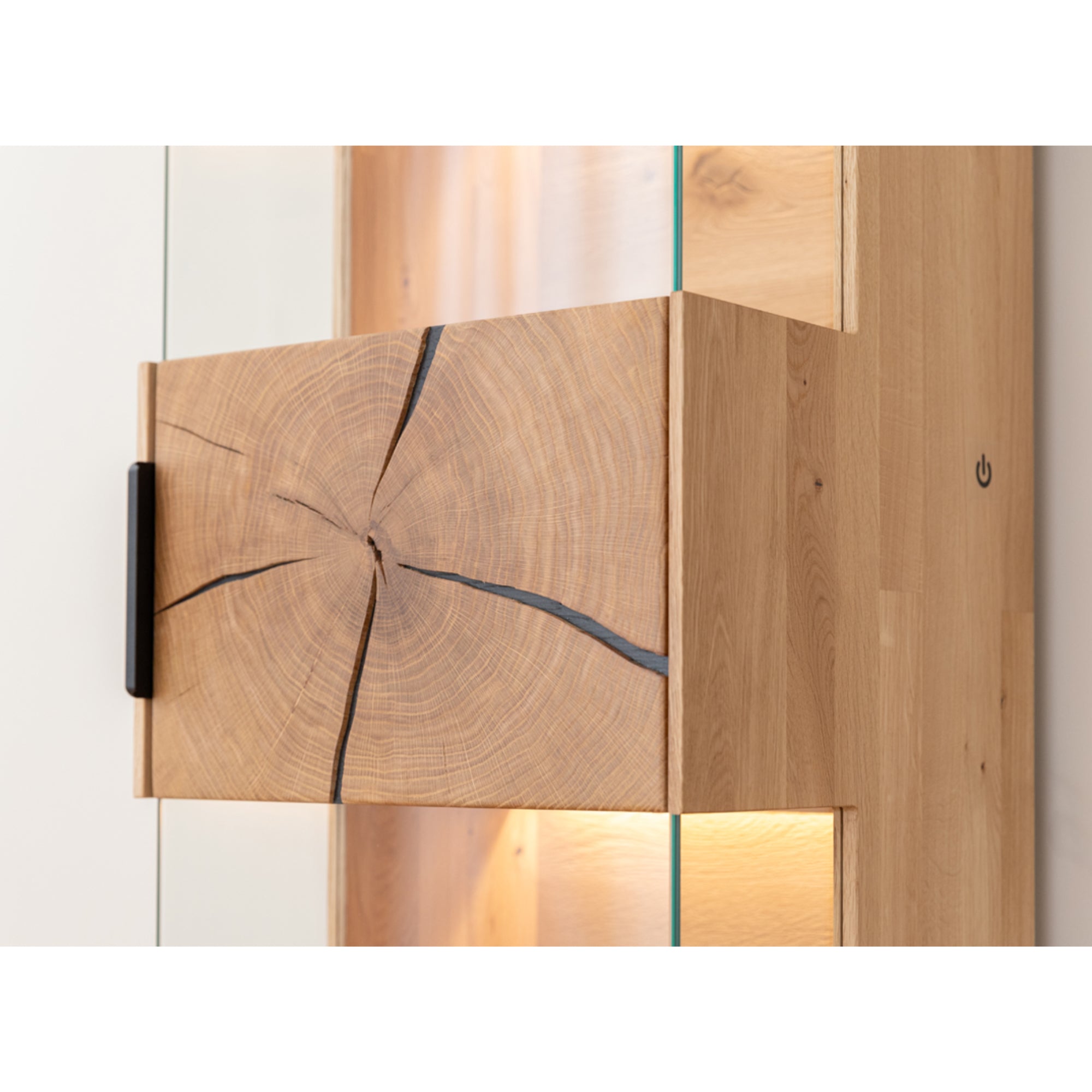 Viseča vitrina Tirano 33x142 cm, material: masiven hrastov les