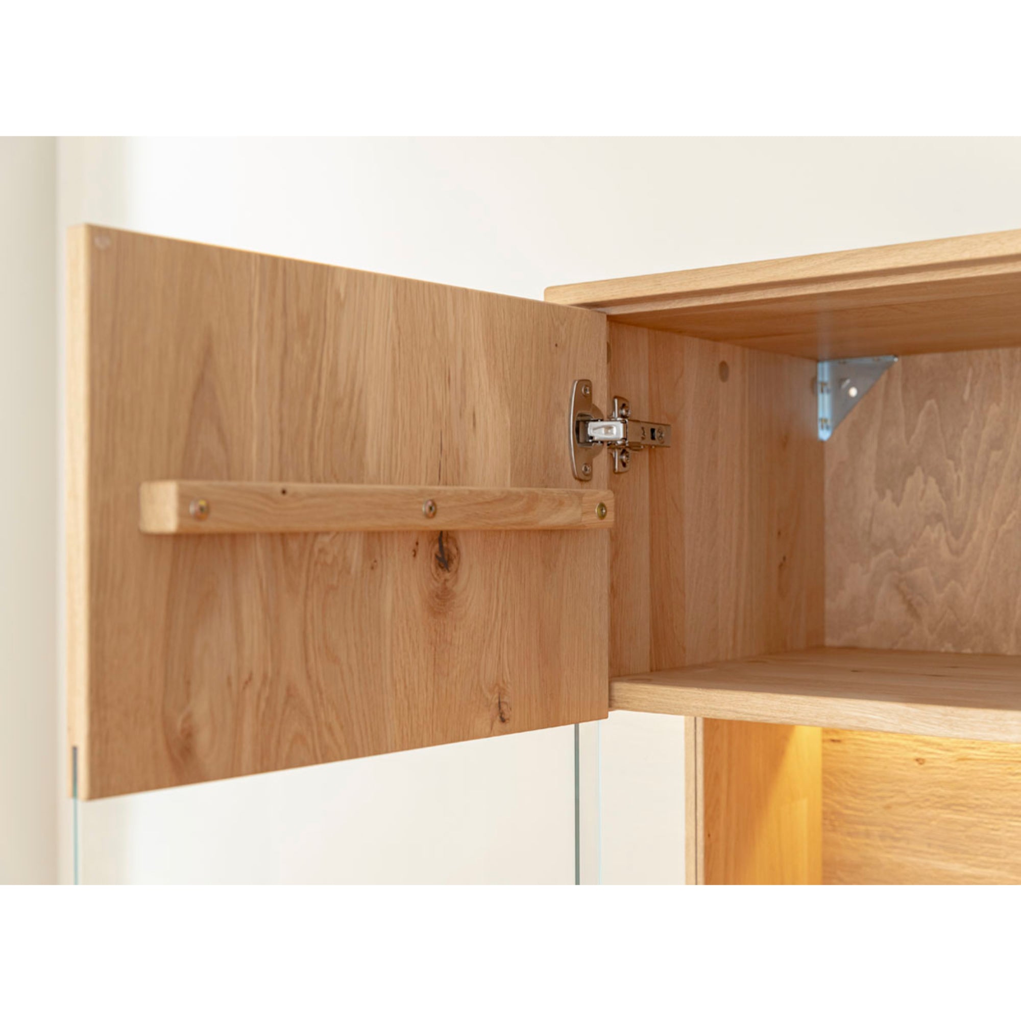 Vitrina Tirano 39x147 cm, Material: Masiven hrastov les