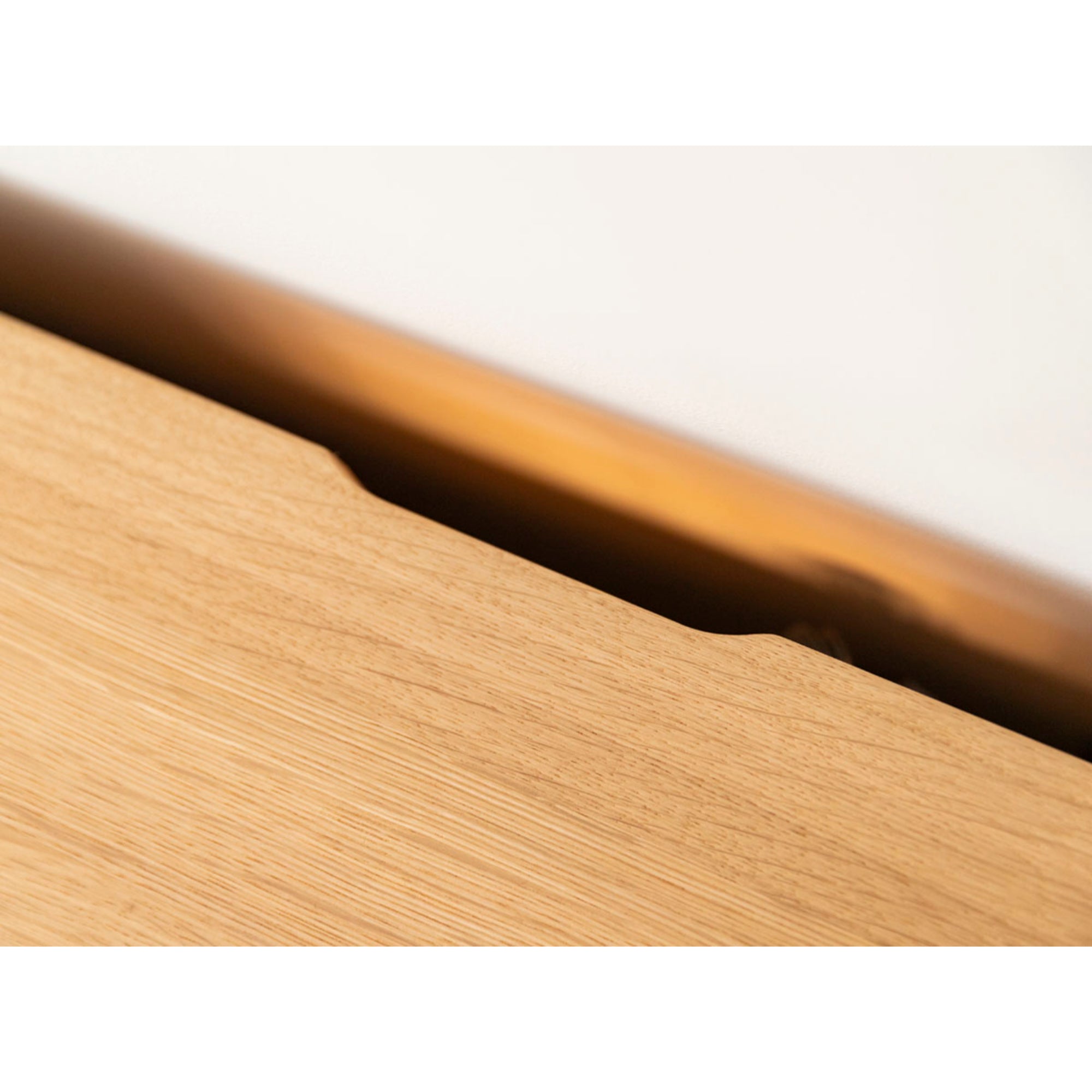 Viseča TV komoda Tirano 200x39 cm, material: masiven hrastov les