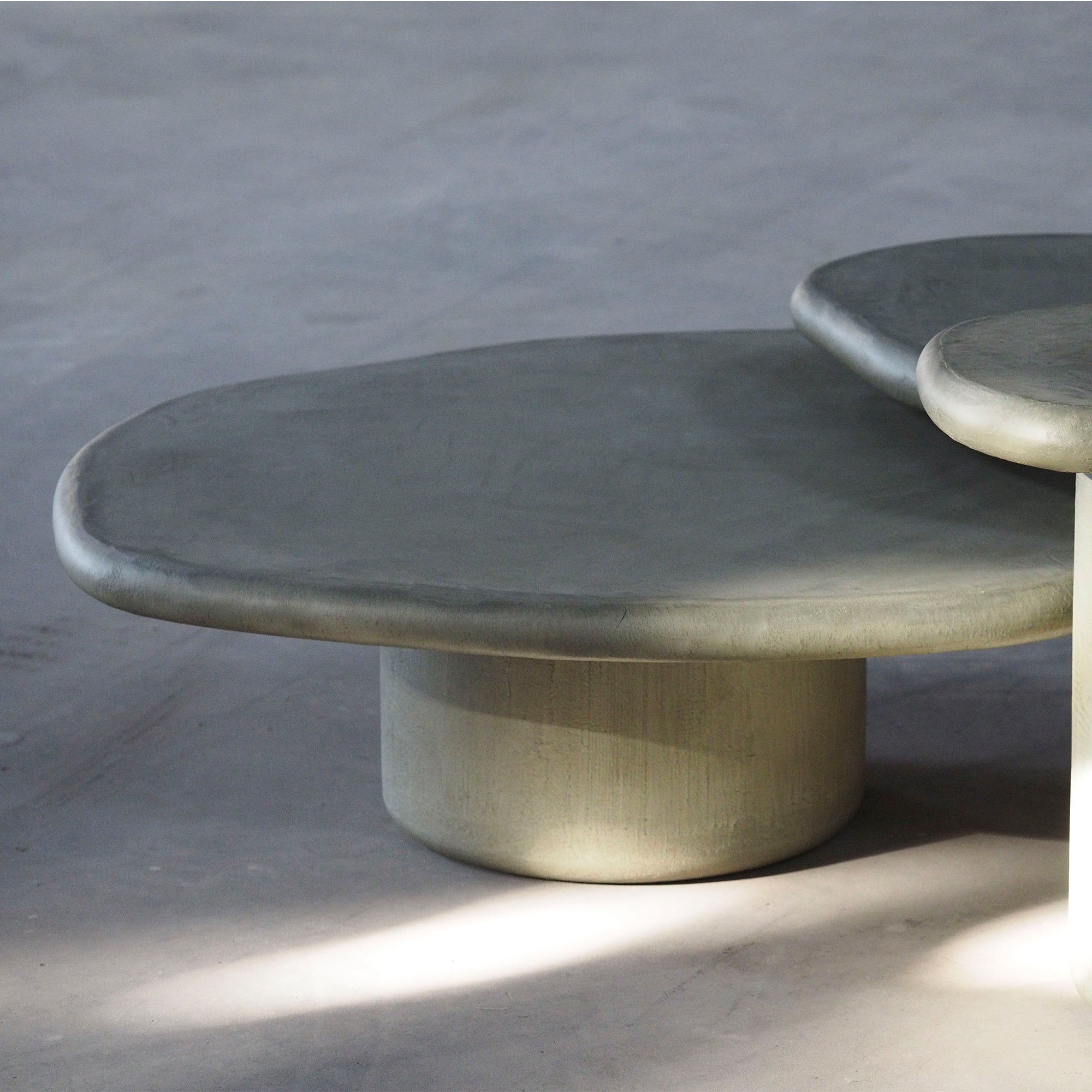 Laini klubska mizica