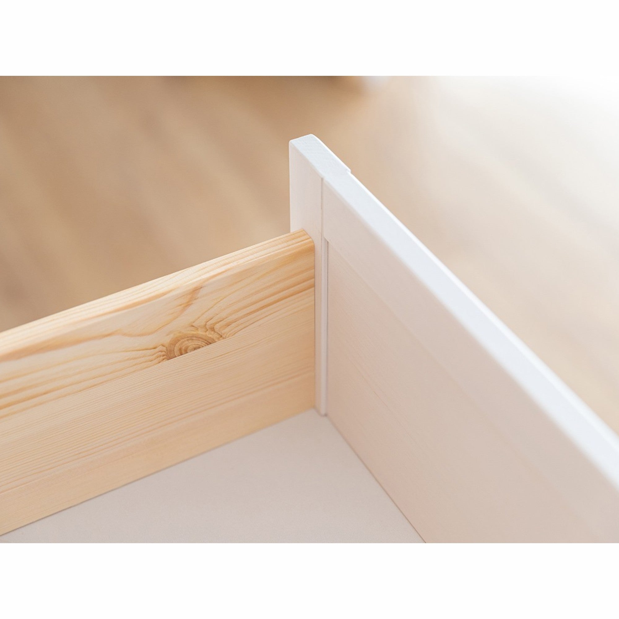 Vitrina Marone 41,2x199,7 cm, Material: Masivna borovina