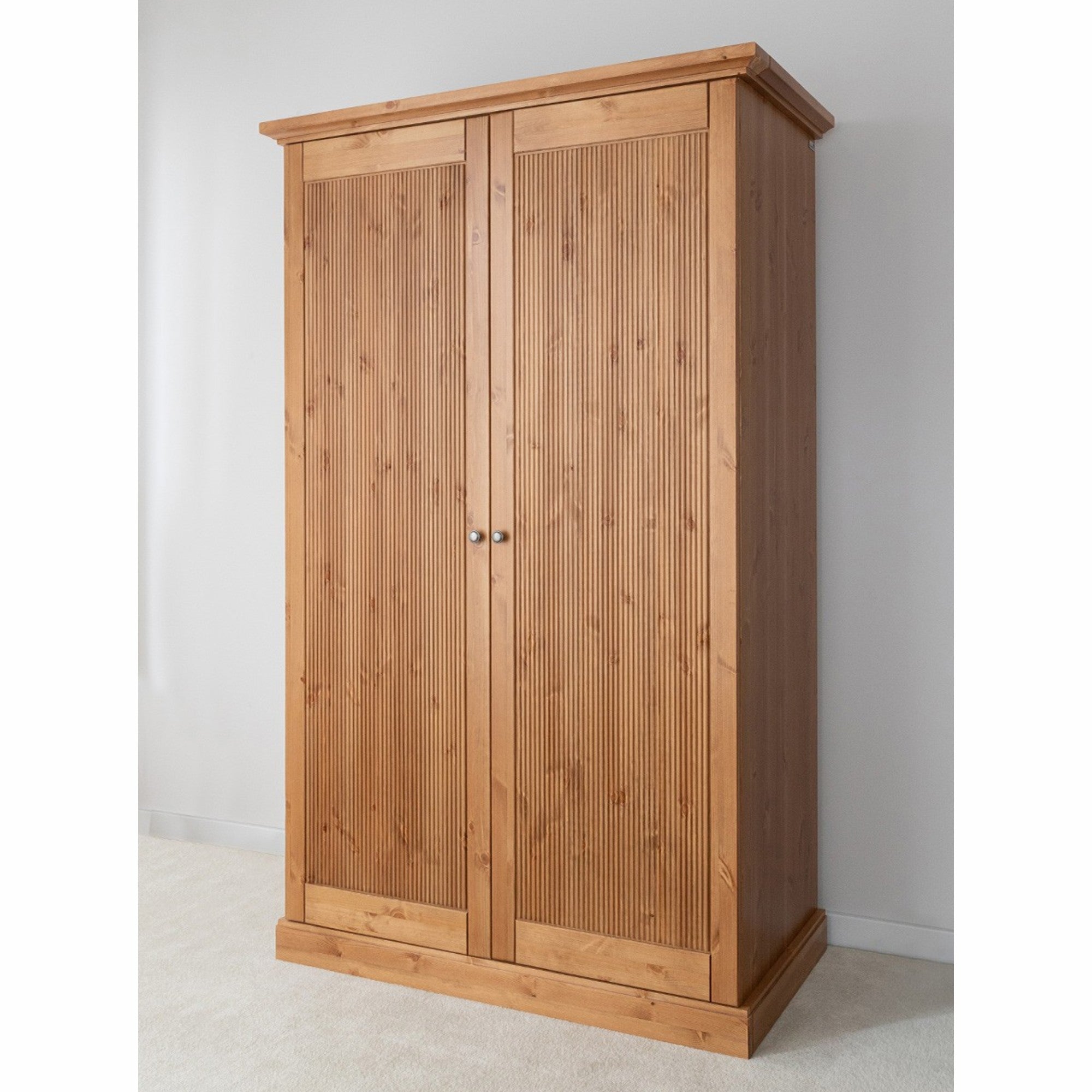 Omara Rosella 129x212,6 cm, Material: Masivna borovina