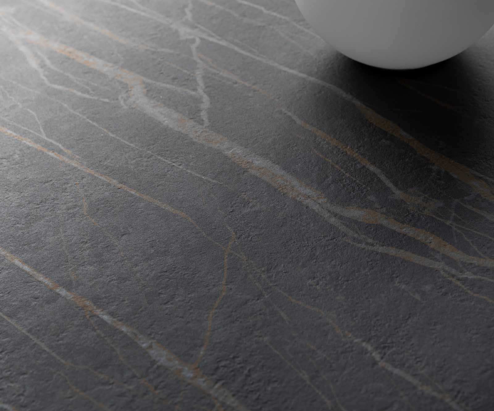Klubska mizica Casilda 150x90 cm, material: keramika Laminam Noir Desir